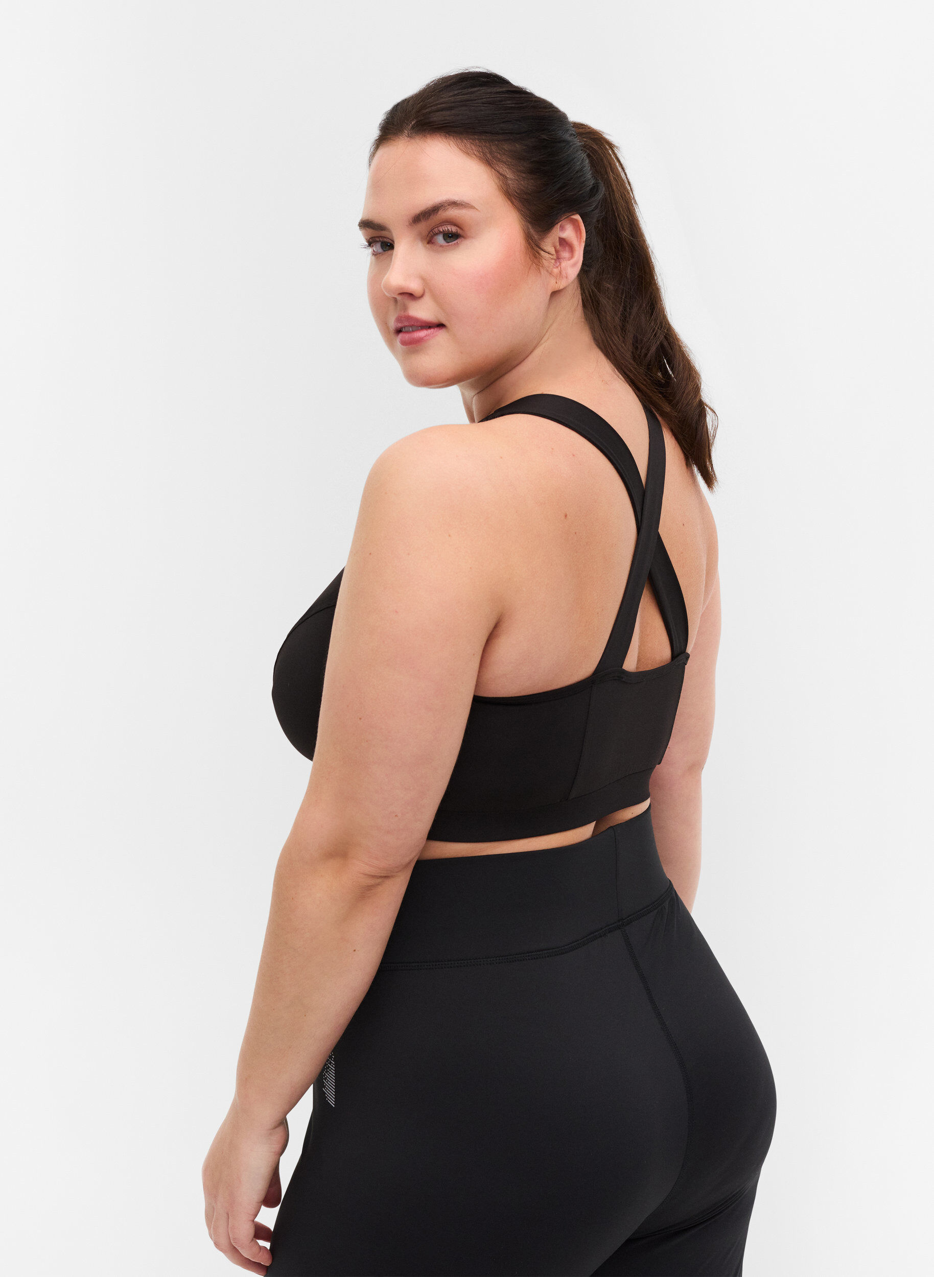 Zizzi Solid colour cross back sports bra, Black, Model image number 1