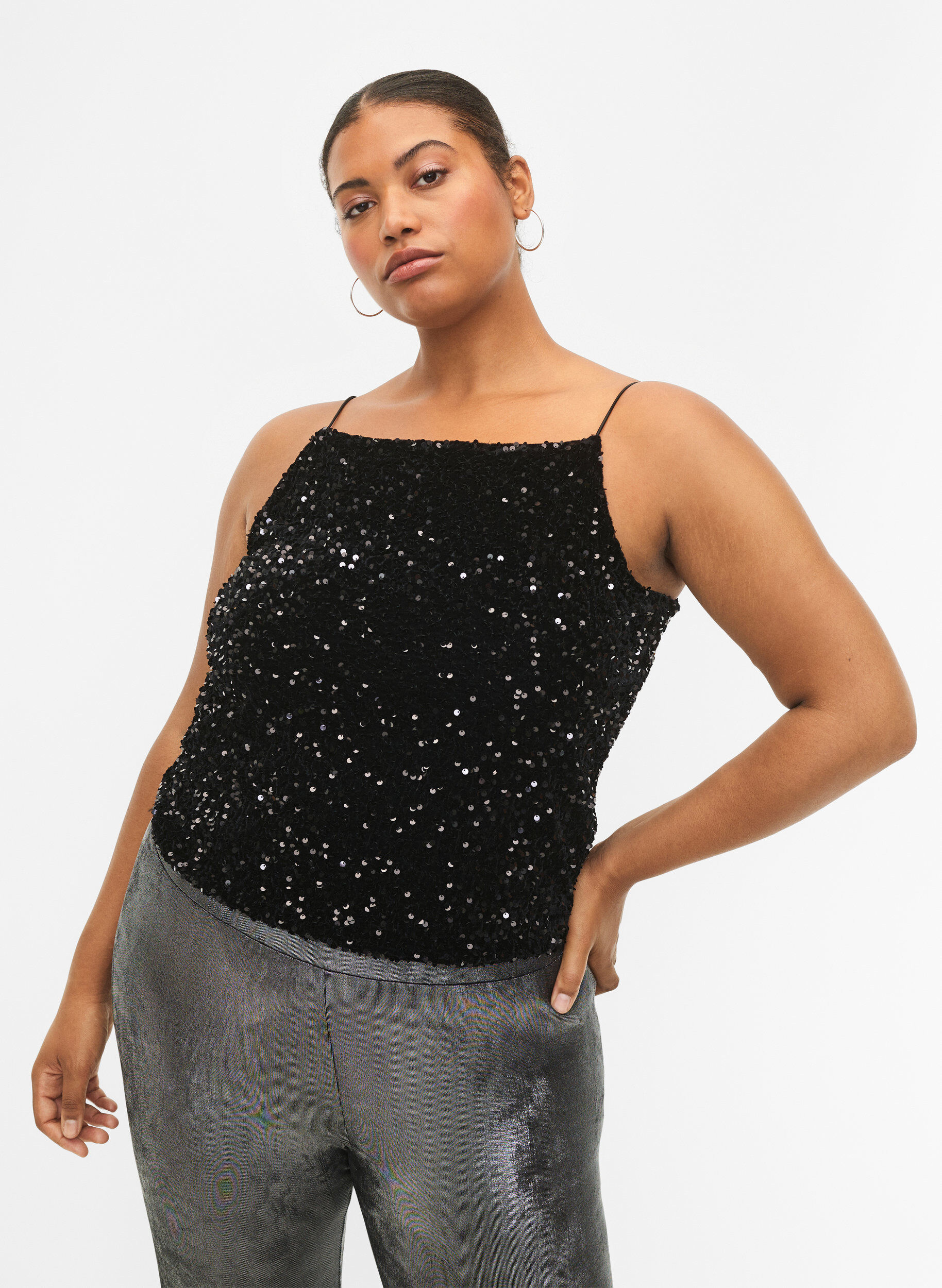 Zizzi Top z cekinami i cienkimi ramiaczkami, Black Sequins, Model image number 0