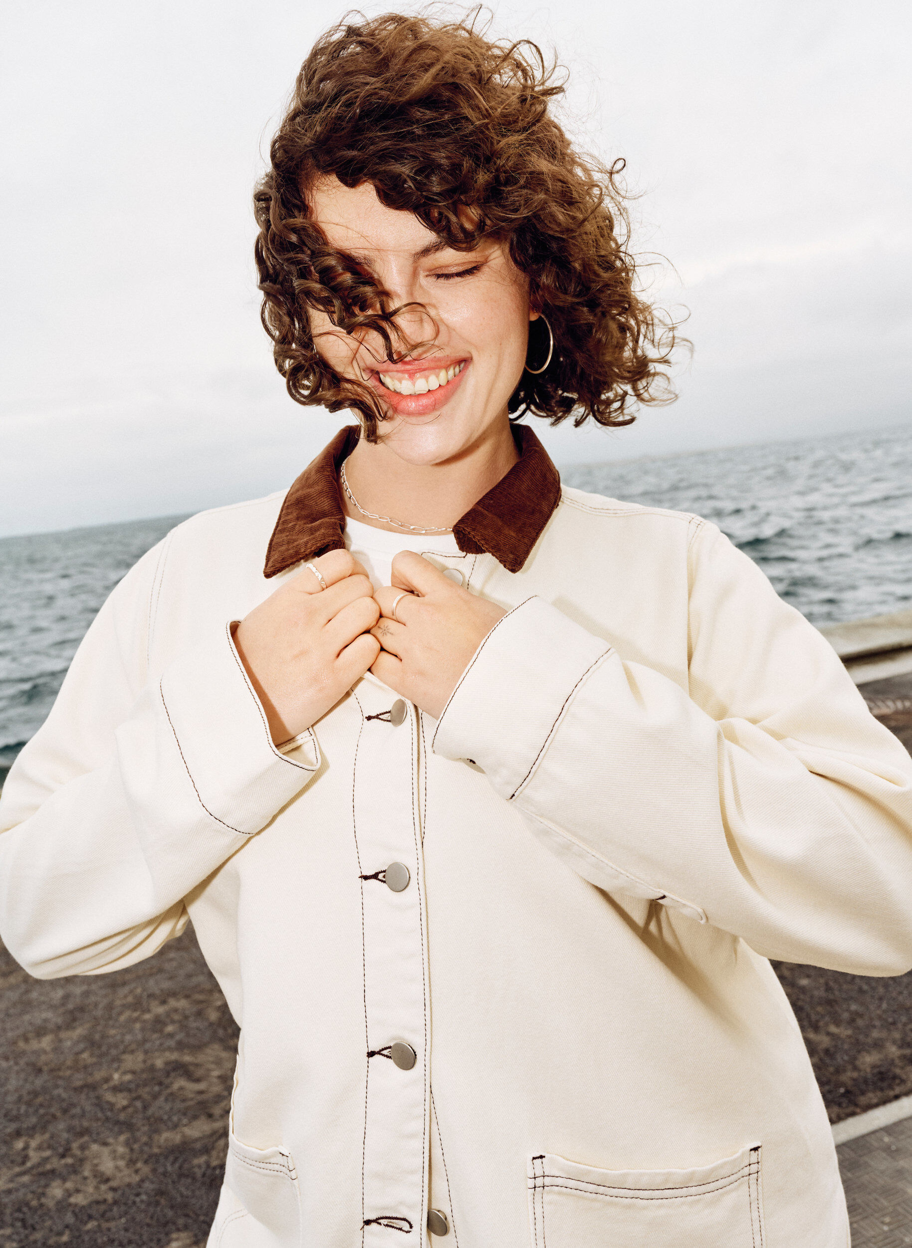 Zizzi Kolorowa kurtka jeansowa z kolnierzem w kontrastowym kolorze, Biały, Image image number 0