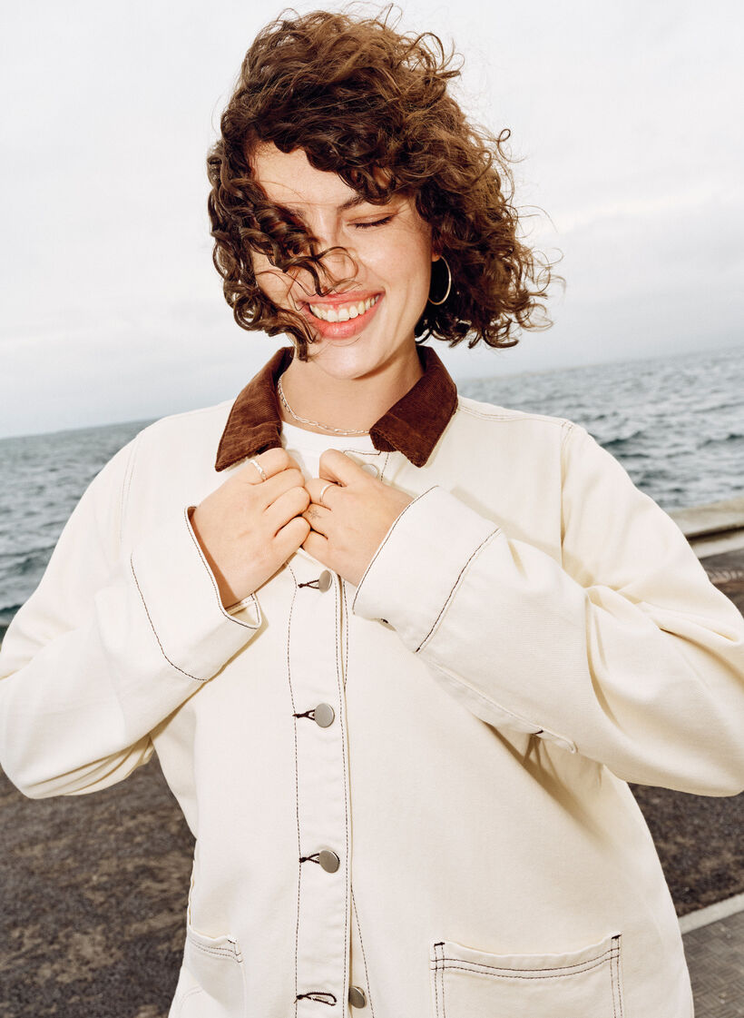 Kolorowa kurtka jeansowa z kolnierzem w kontrastowym kolorze, Biały, Image image number 0