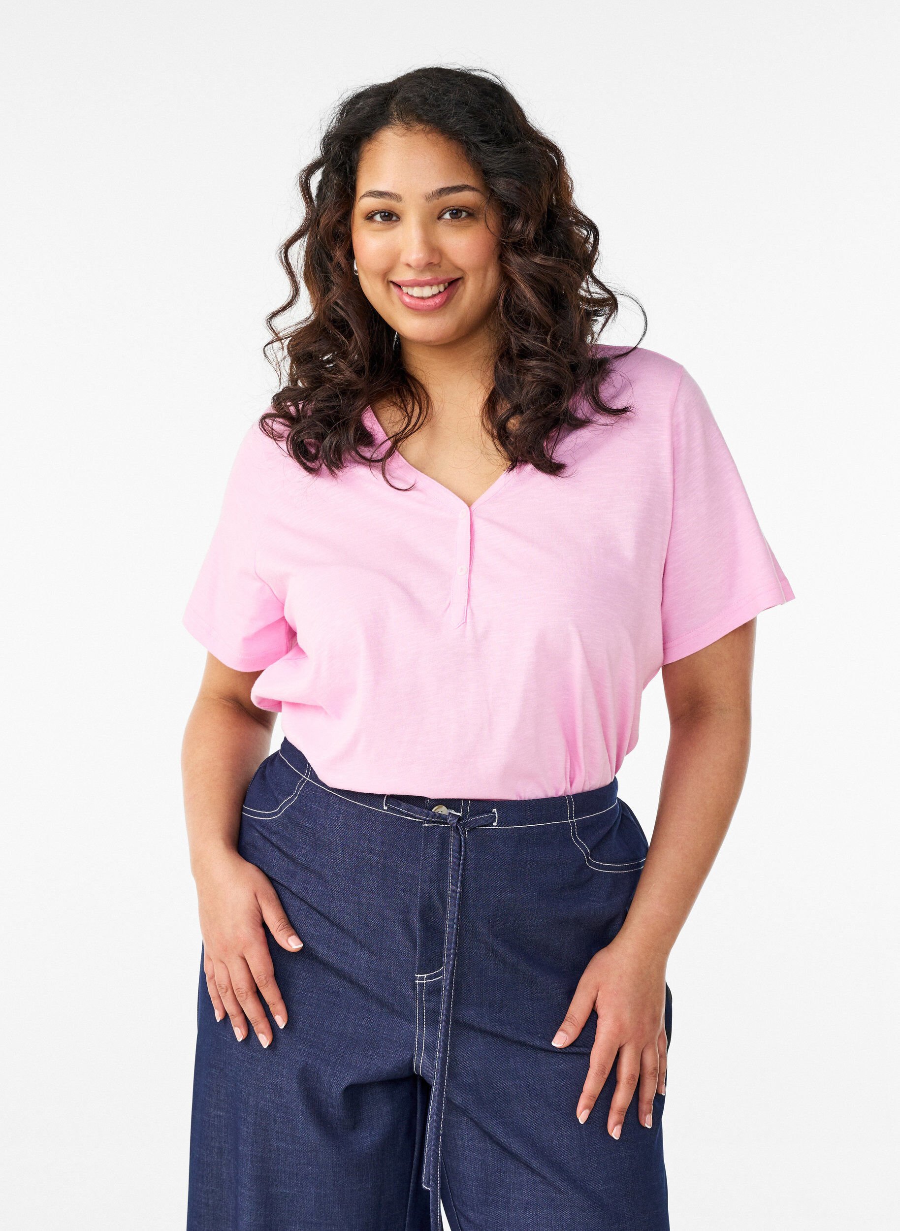 T-shirt z guzikami, R&oacute;żowy, Model