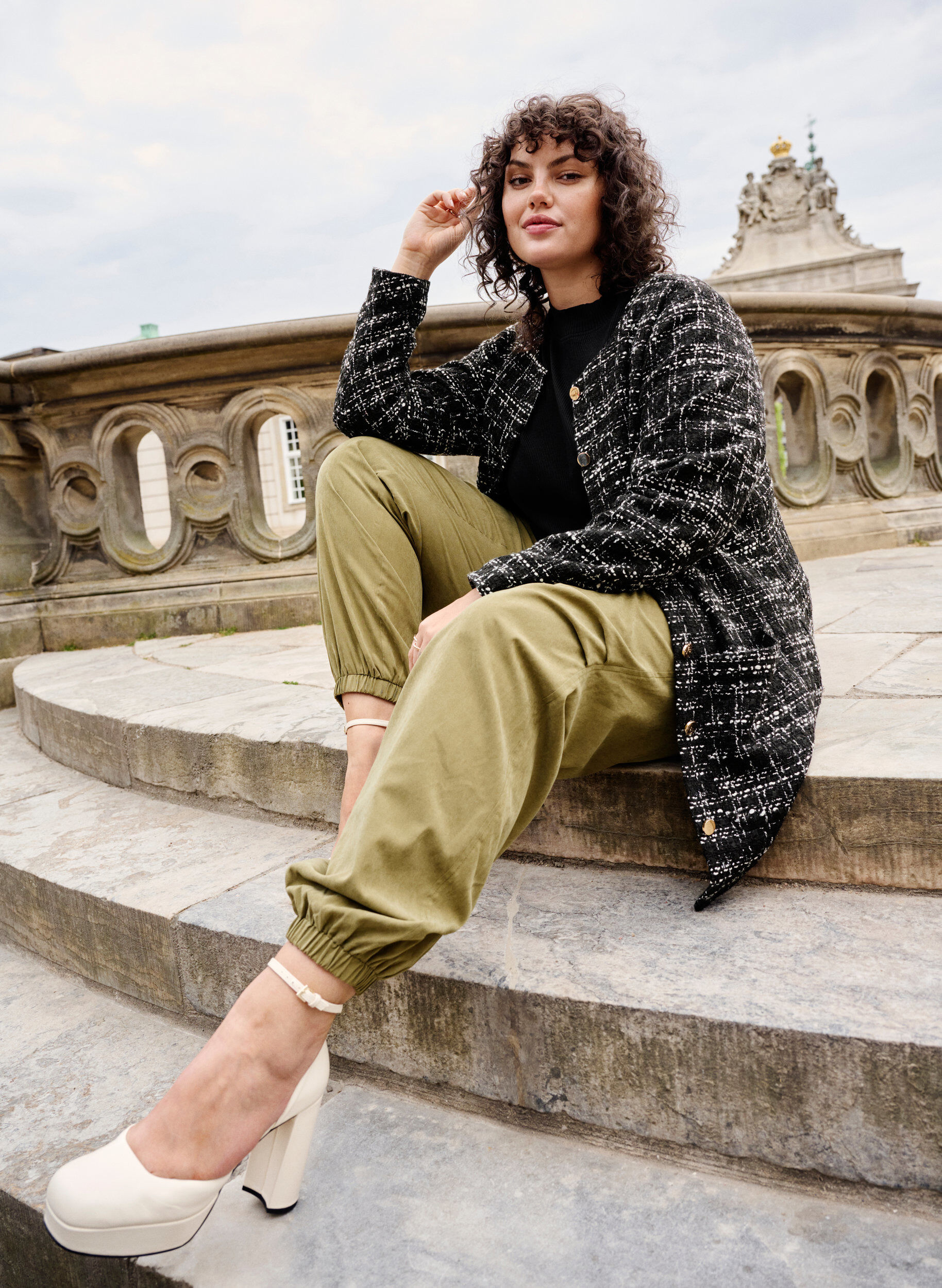 Zizzi Zwezane spodnie z gumka, Martini Olive, Image image number 0