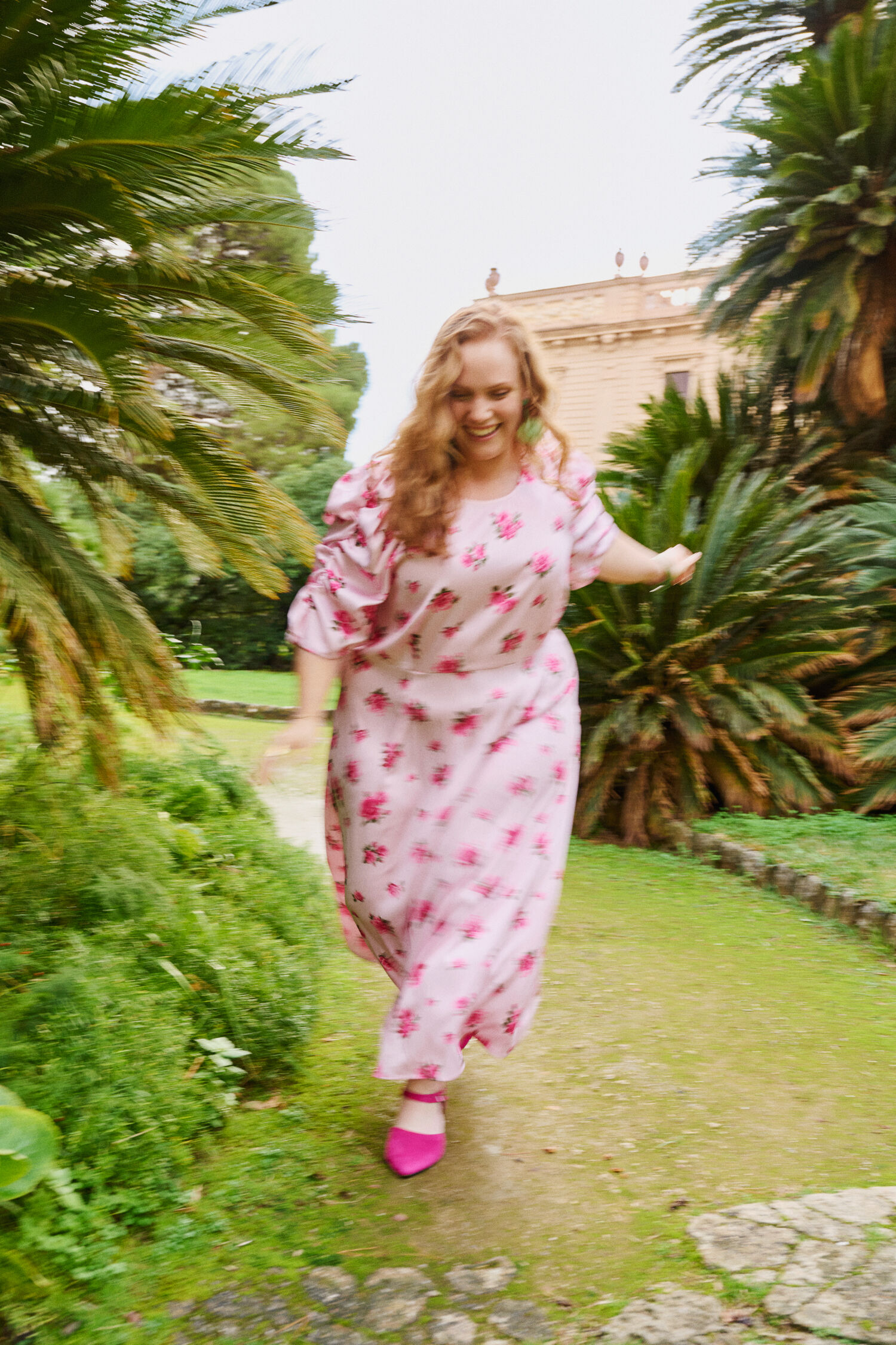 Zizzi Sukienka kopertowa w kwiaty, , Model