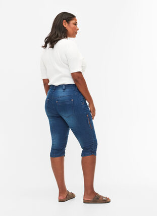 Waskie jeansy capri z kieszeniami, Dark blue denim, Model image number 2