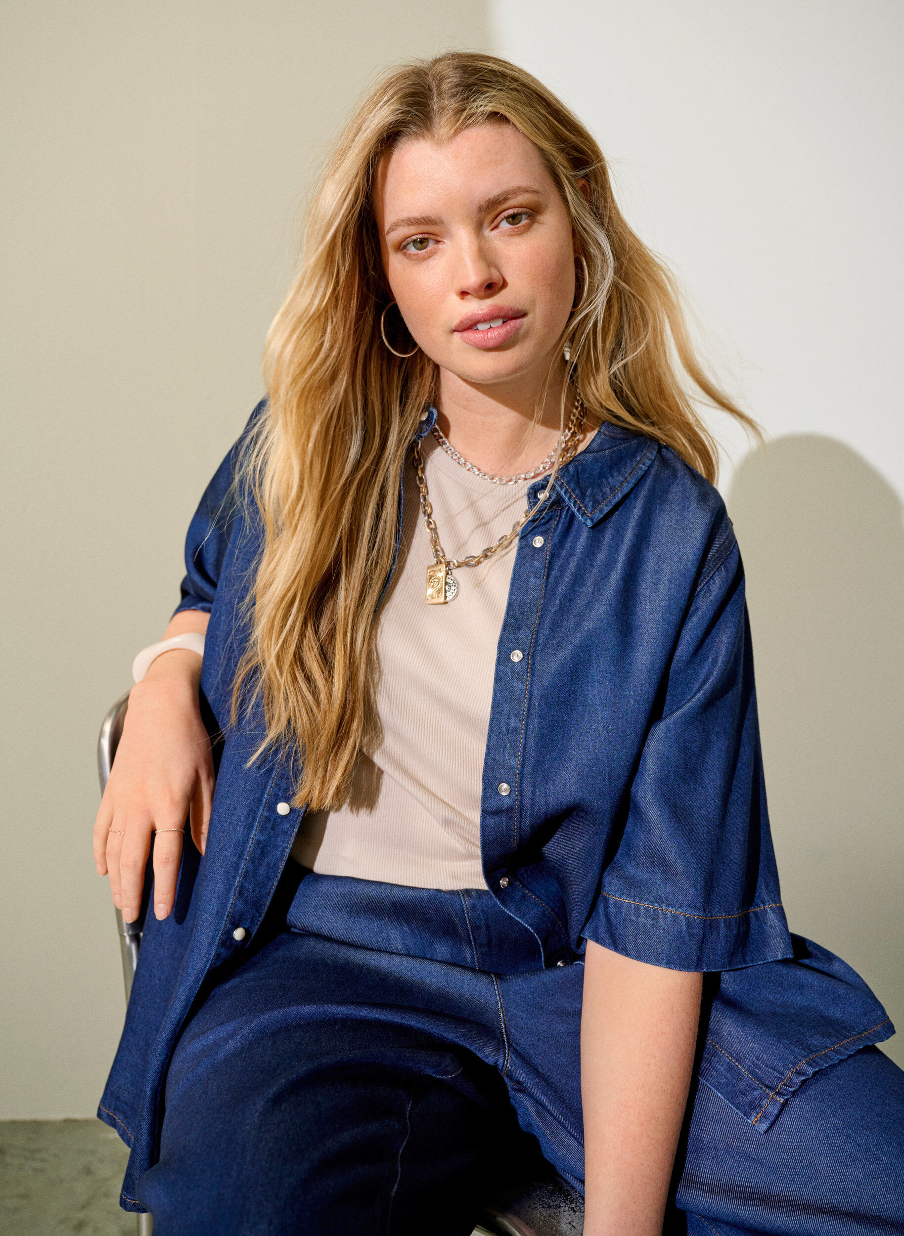 Koszula z lyocellu w stylu dzinsowym z kr&oacute;tkim rekawem