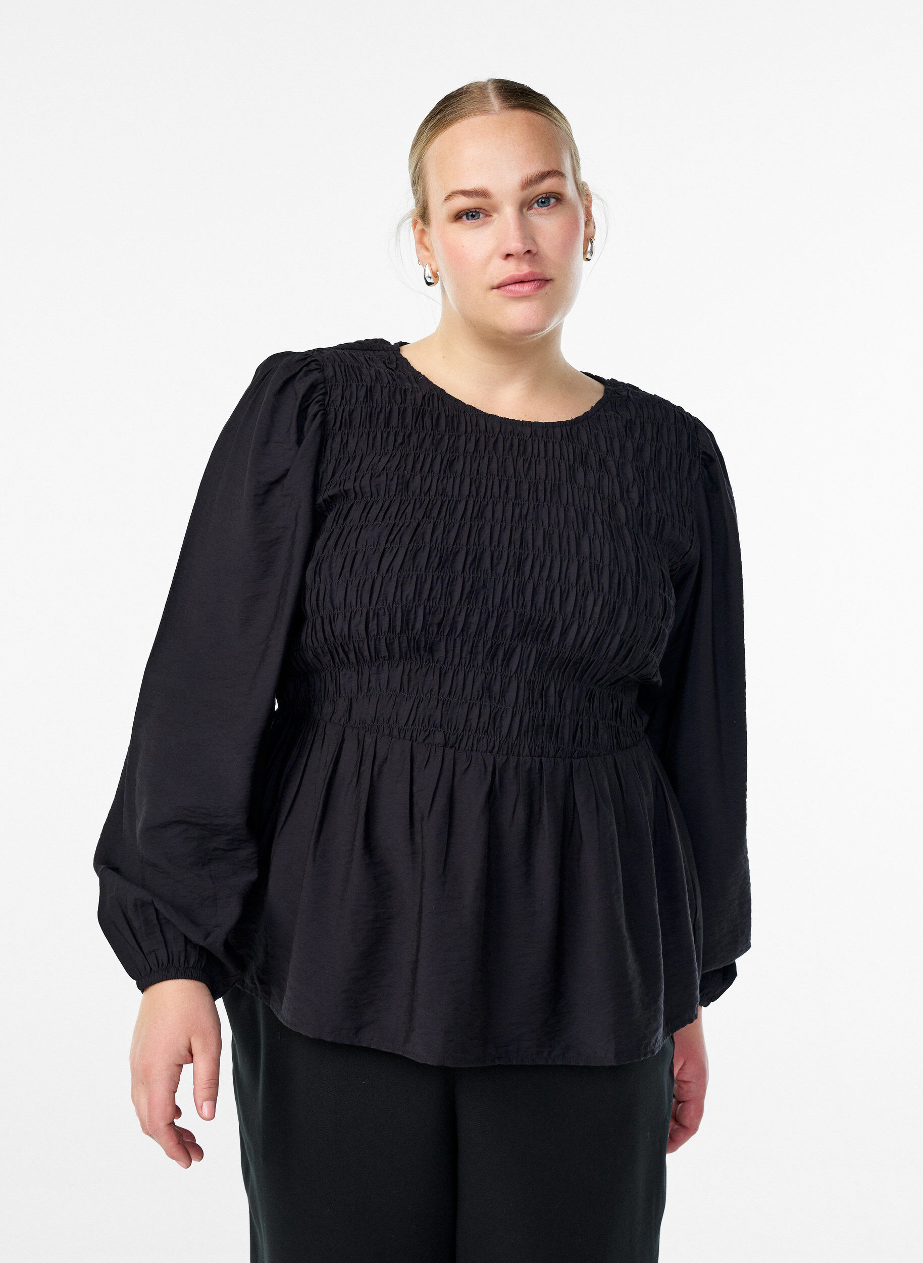 ZizziBluzka z bufkami i dlugim rekawem, Czarne, Model image number 0