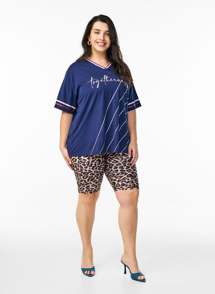 Dopasowane szorty z bocznymi kieszeniami, Brązowy, Model image number 1