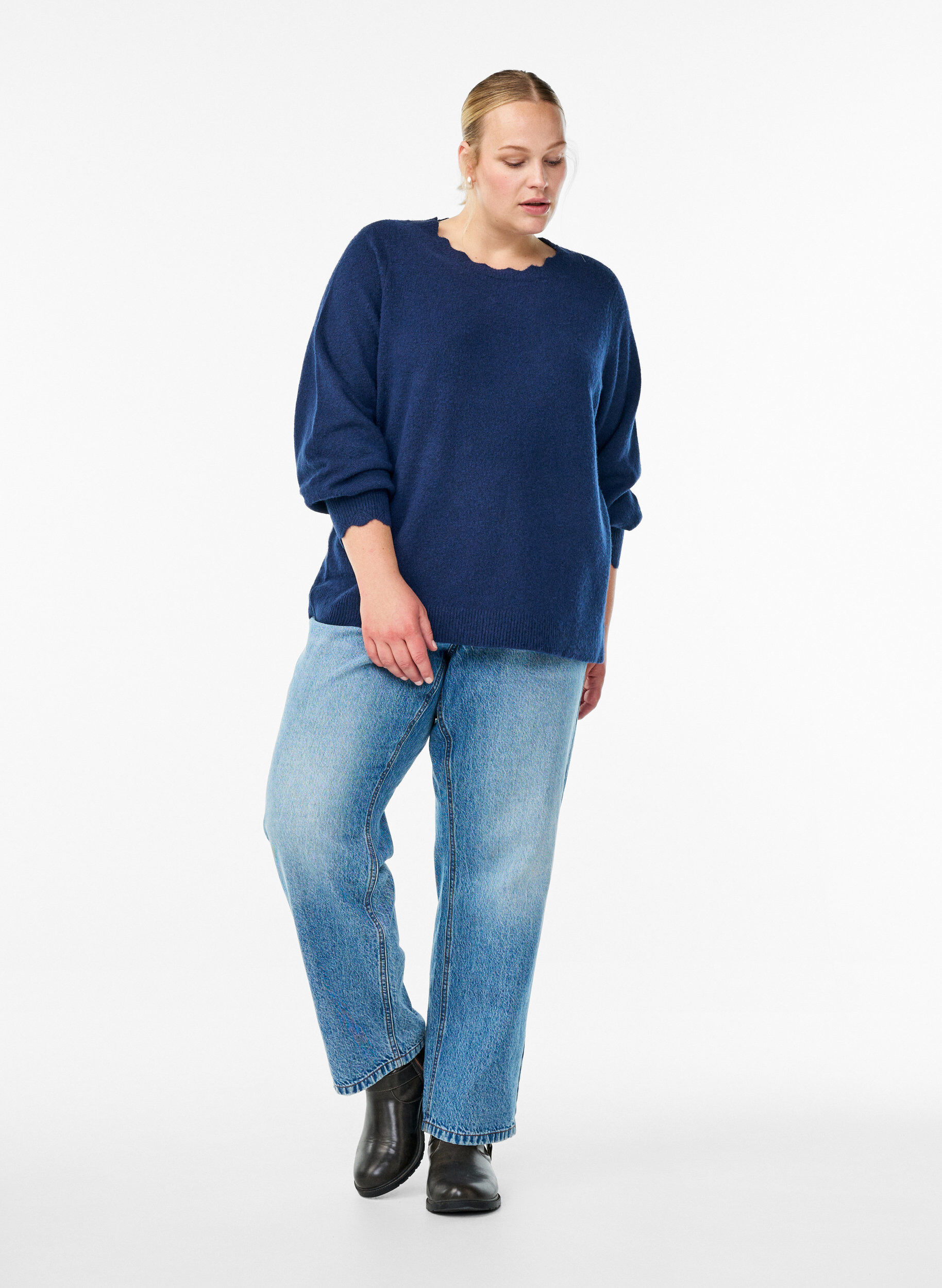 Zizzi Dzianinowa bluzka z falowanymi brzegami, Niebieskie, Model image number 1