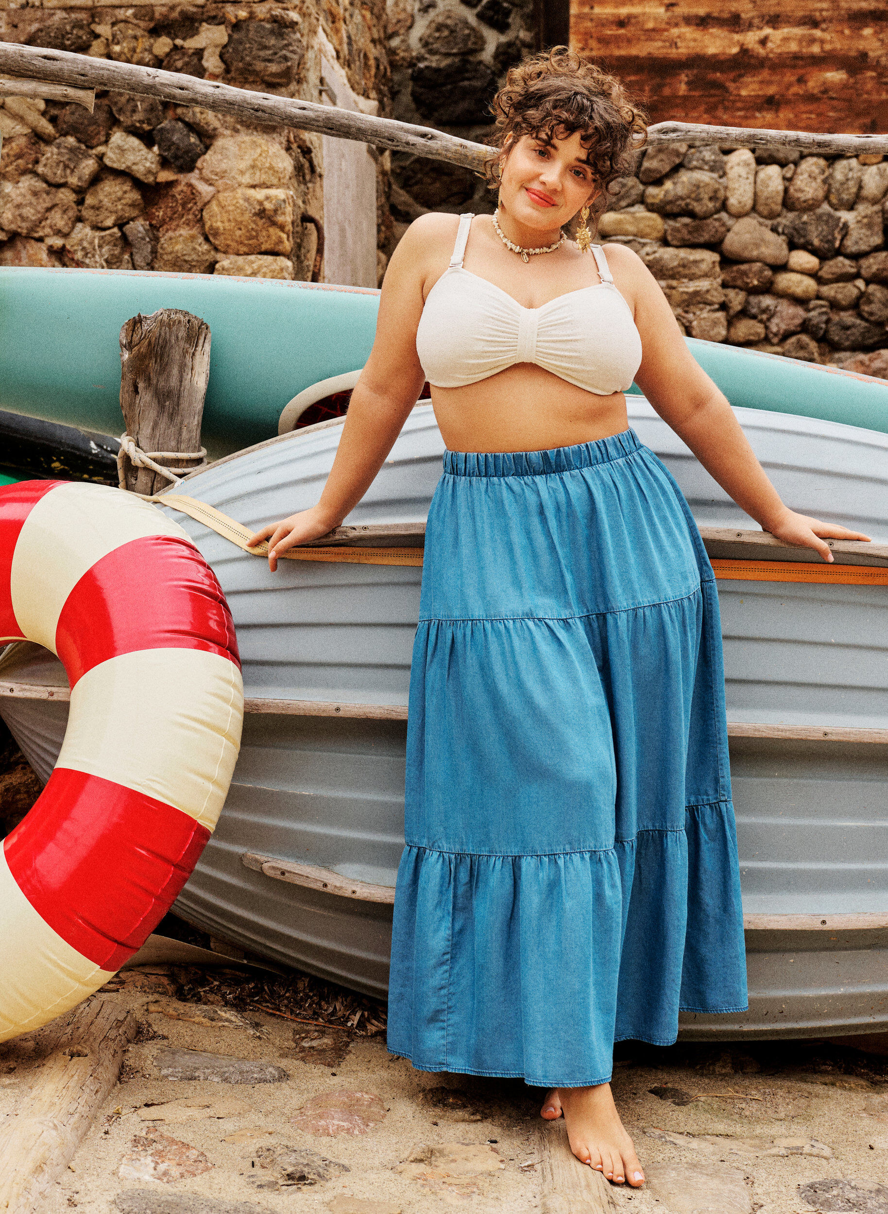 Dzinsowa sp&oacute;dnica maxi z falbankami