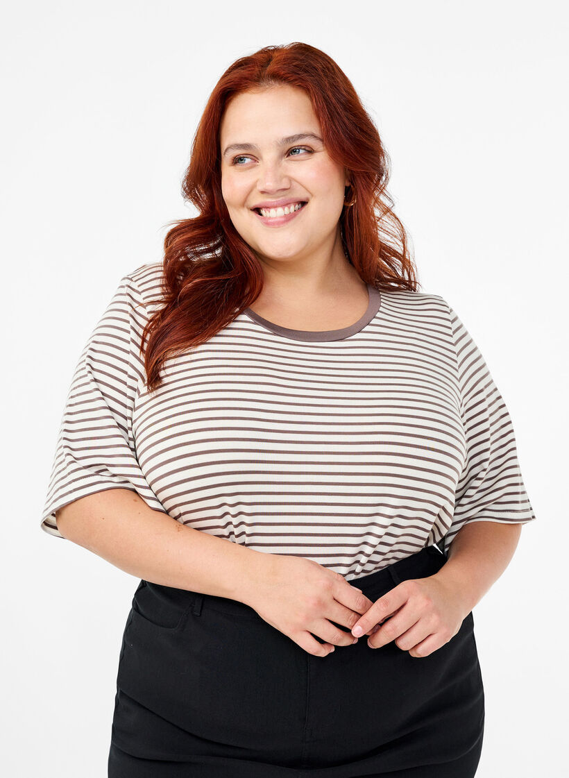 T-shirt w paski z lyocellu z okraglym dekoltem, Brązowy, Model image number 0