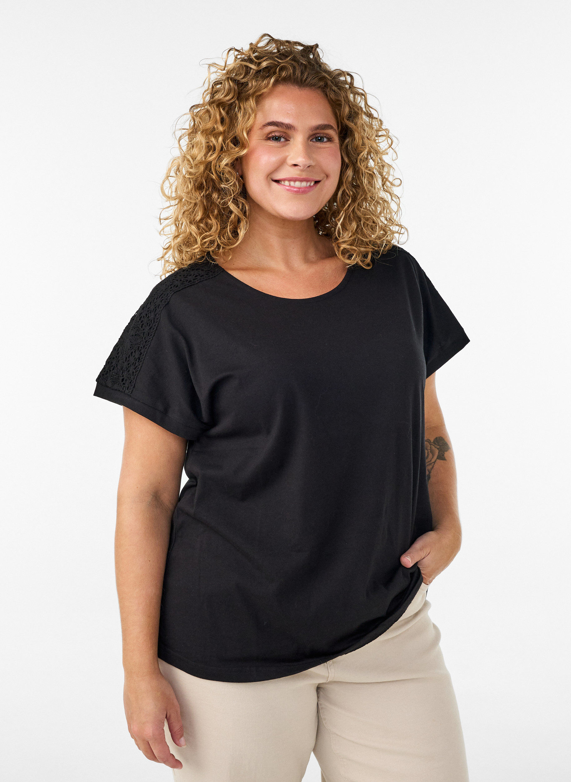 ZizziBawelniany T-shirt z szydelkowym detalem, Czarne, Model image number 0