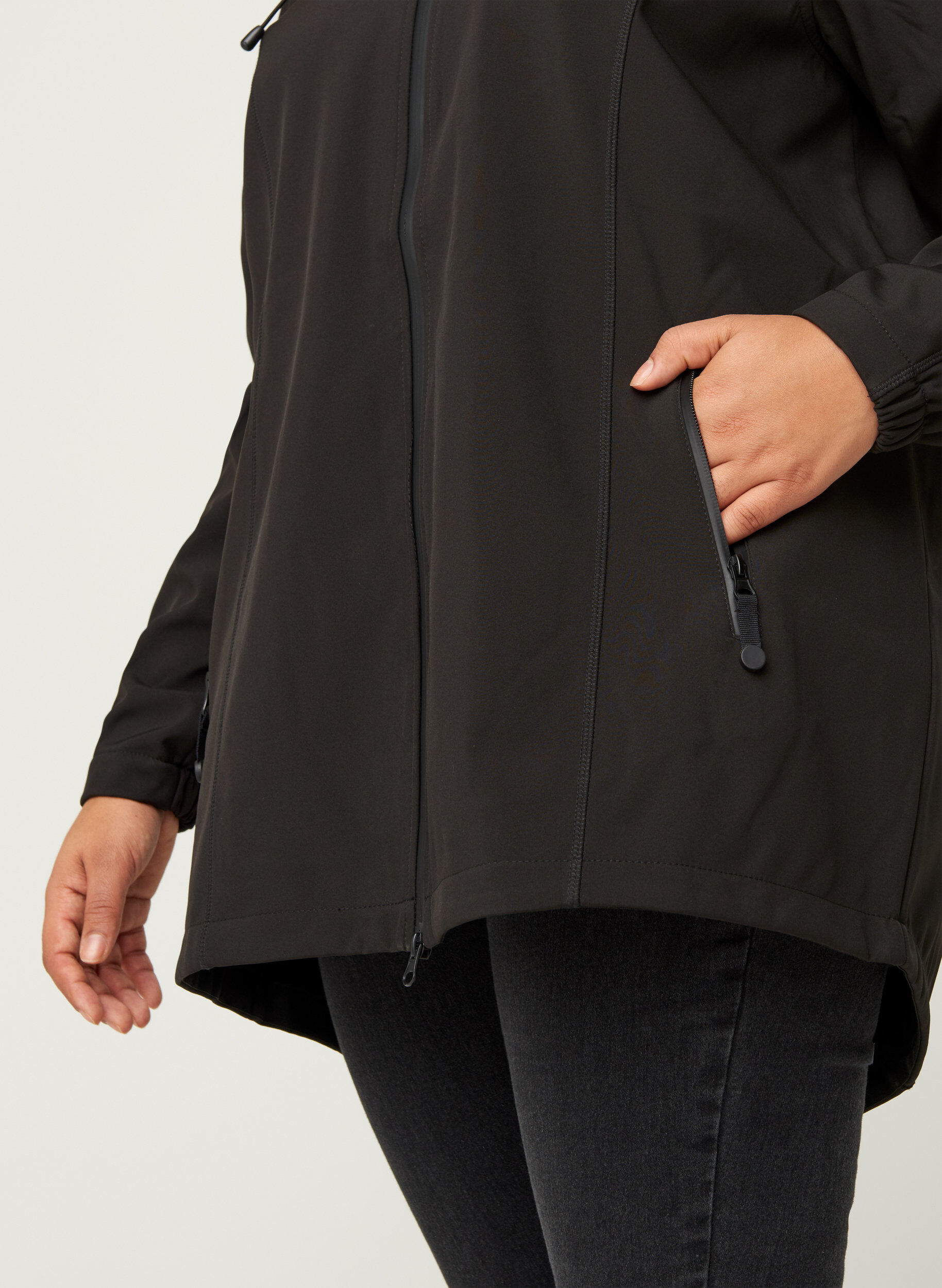 Zizzi Kr&oacute;tka kurtka softshell z kapturem, Black, Model image number 3
