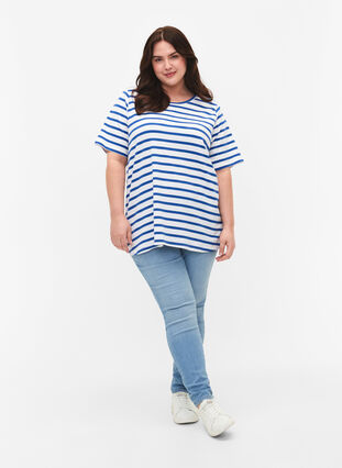 Bawelniana koszulka w paski, Blue Stripes, Model image number 2