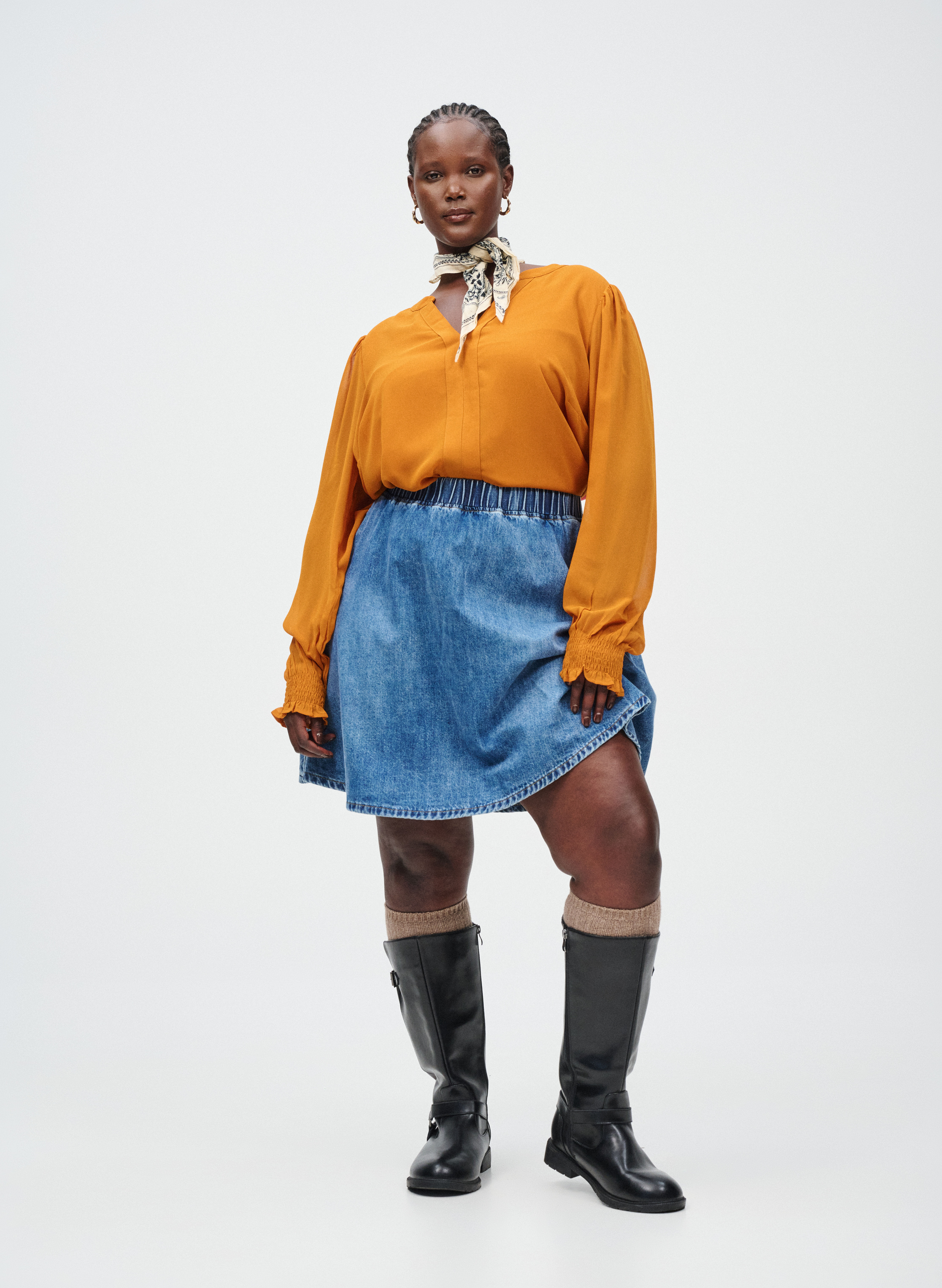 Sp&oacute;dnica jeansowa, , Model