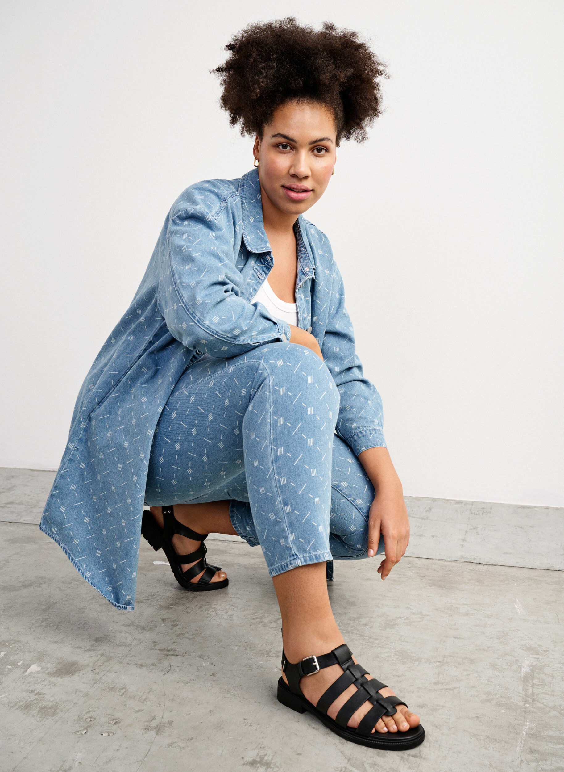 Zizzi Sk&oacute;rzane sandaly o szerokim kroju, Czarne, Image image number 0