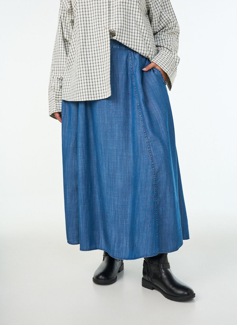 Maxi sp&oacute;dnica z lyocellu o wygladzie dzinsowym, Niebieskie, Model image number 2