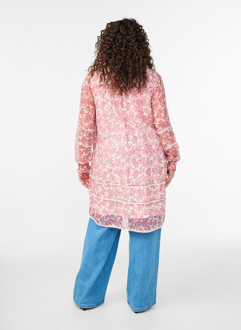 Krótkiej sukienki z szyfonu z haftami szydelkowymi, Różowy, Model image number 1