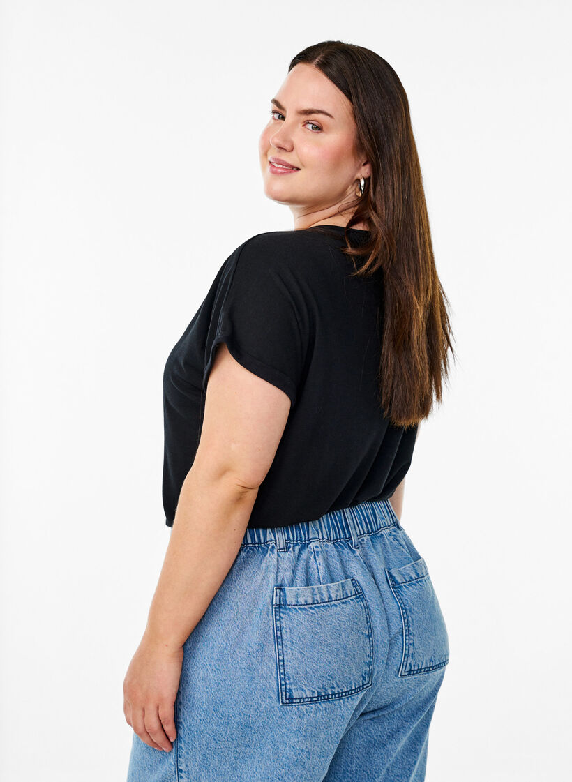 Luzna koszulka z okraglym dekoltem, Czarne, Model image number 2