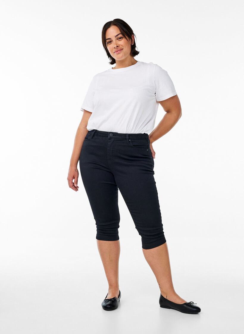 Amy capri jeans z wysokim stanem i bardzo dopasowanym krojem, Czarne, Model image number 0