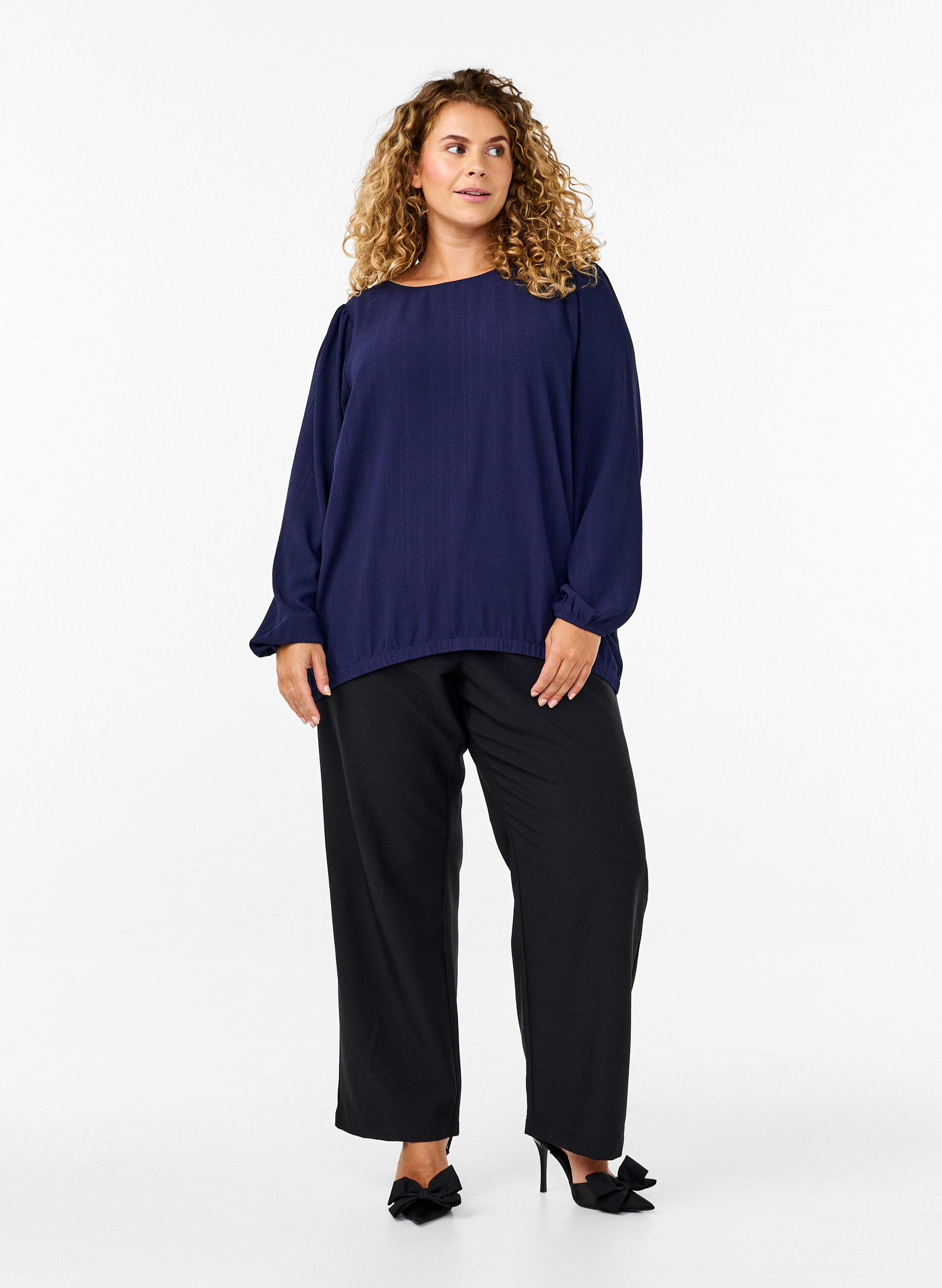 Zizzi Bluzka z brokatem, Niebieskie, Model image number 1