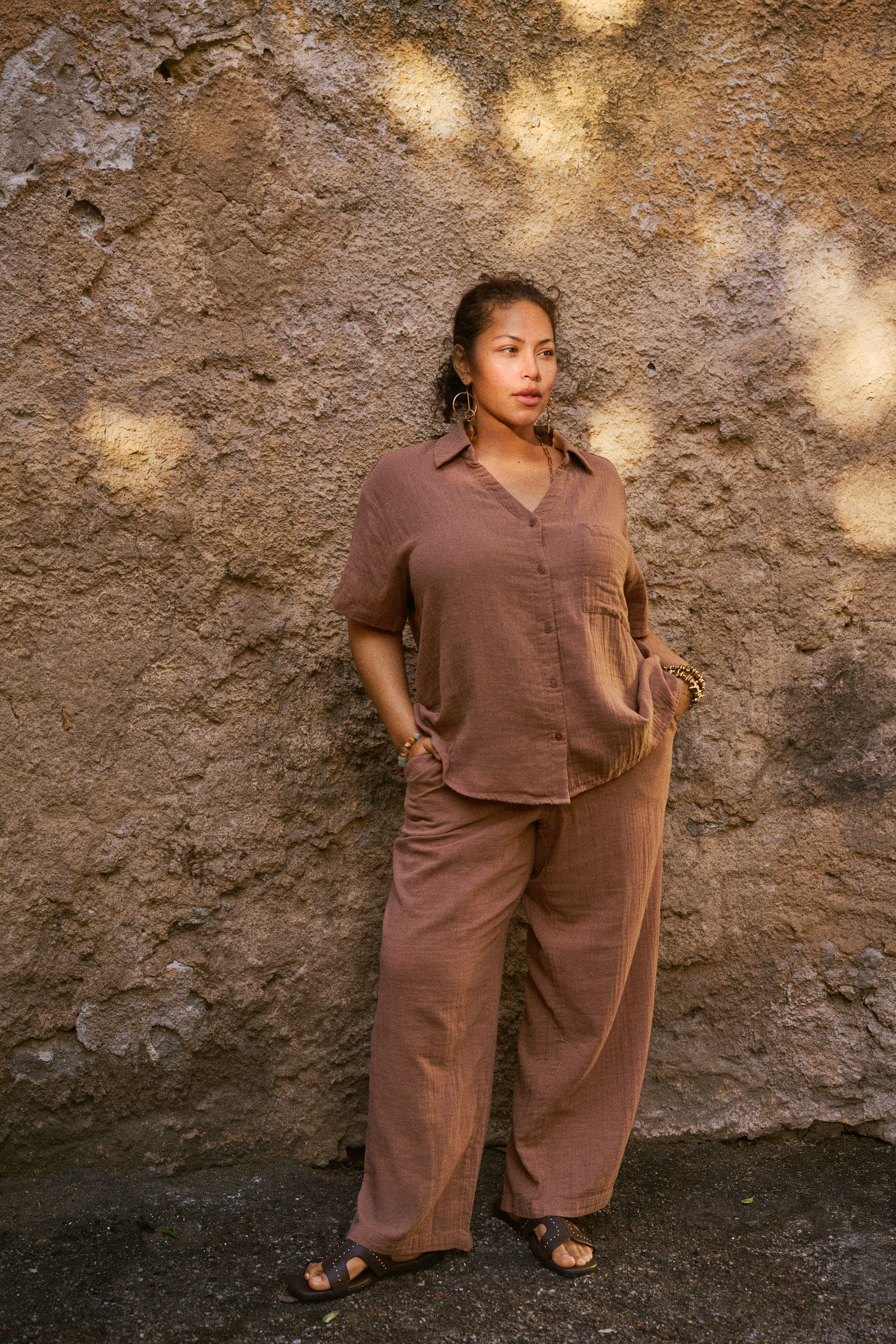 Brązowy komplet z bawełnianej muśliny, , Model