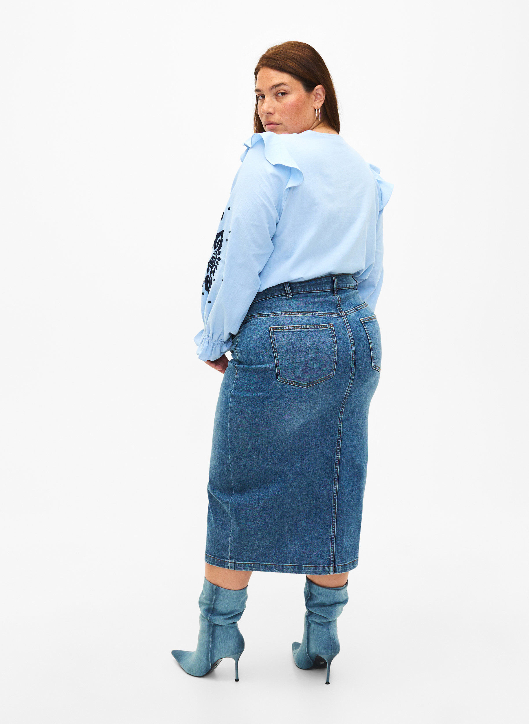 Zizzi Sp&oacute;dnica dzinsowa z rozcieciem z przodu, Blue denim, Model image number 1