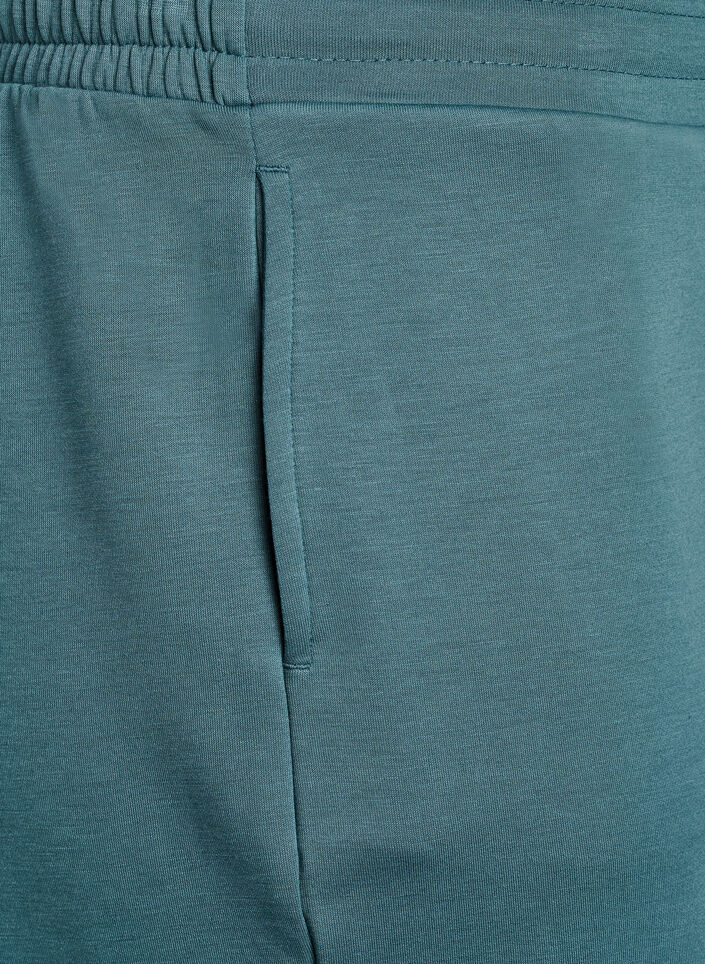 Szorty wykonane z mieszanki modalu z kieszeniami, Zielony, Packshot image number 2