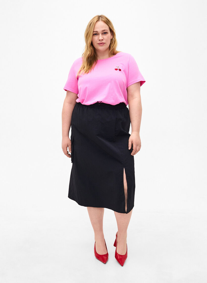 Bawelniana koszulka z wyhaftowana wisnia, Roseb. W. CherryEMB., Model image number 2