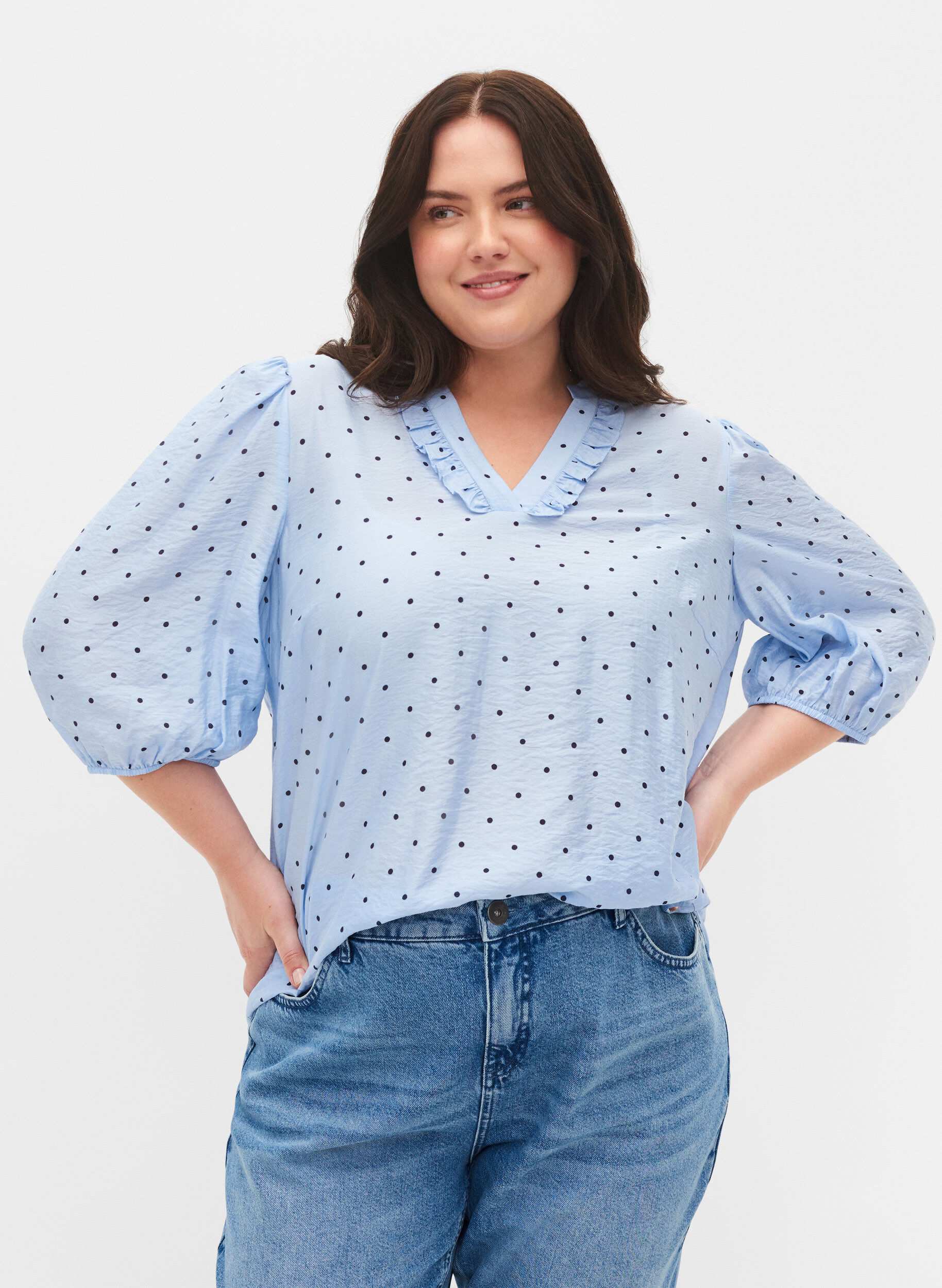 Zizzi 	 Dotted blouse with 3/4 sleeves in viscose material, Light Blue Dot, Model image number 0