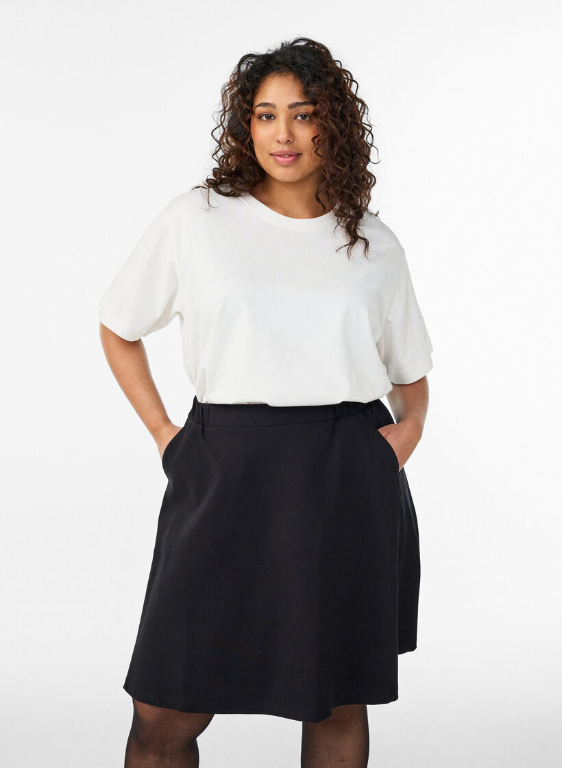 Sp&oacute;dnica typu skater z wiskozy, Czarne, Model image number 0