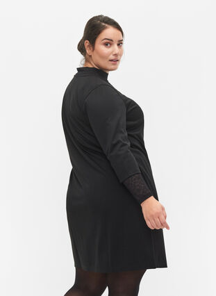 Gladka sukienka z dekoltem w szpic i rekawami 3/4, Black, Model image number 1
