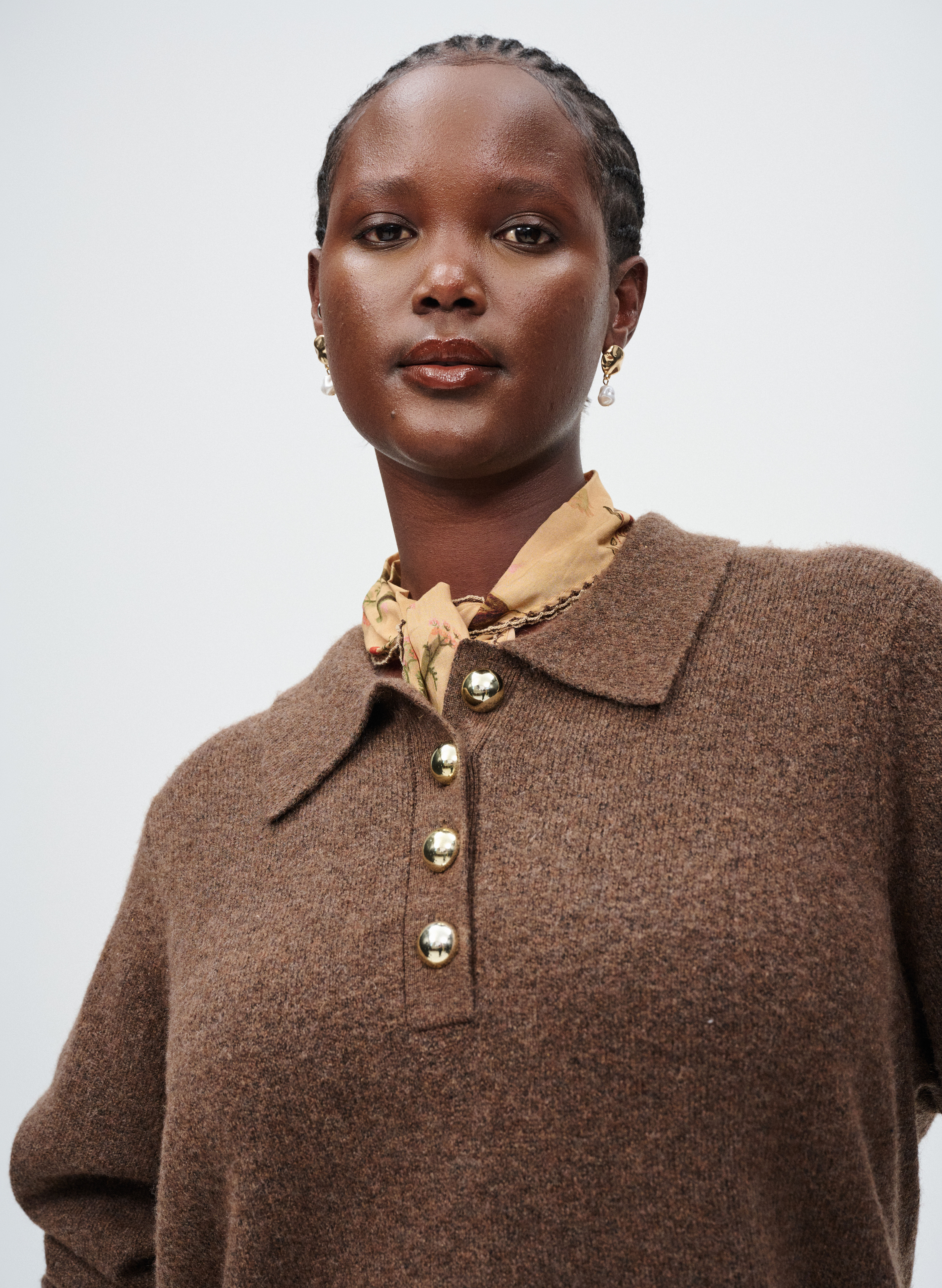 Zizzi Dzianinowa sukienka ze złotymi guzikami, , Model