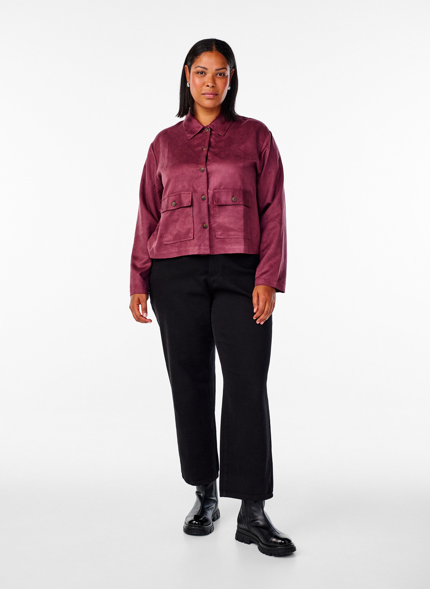 Zizzi Kr&oacute;tka kurtka ze sztucznego zamszu z kieszeniami, Czerwony, Model image number 1