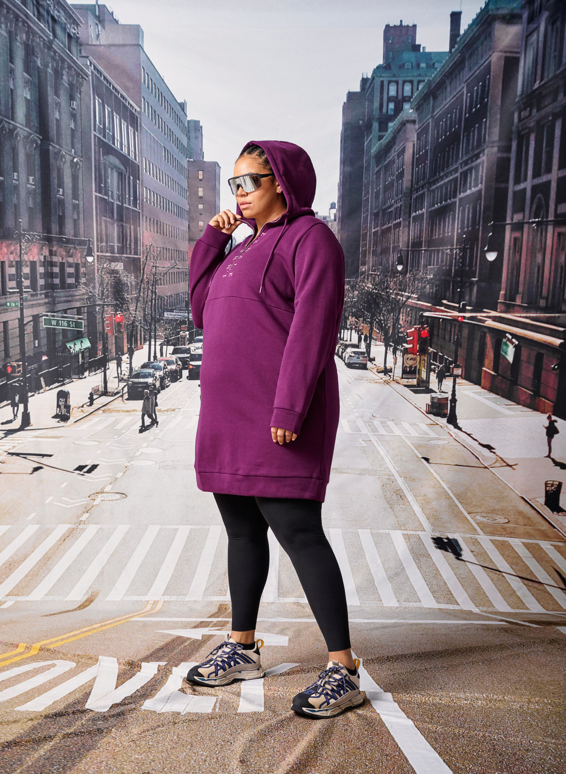 Zizzi Sportowa sukienka dresowa z kapturem, Pickled Beet/SilverP, Image image number 0