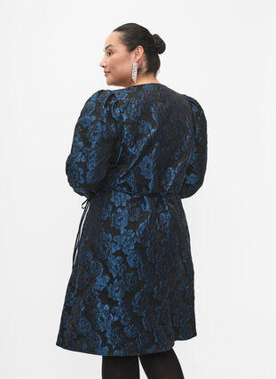 Zakardowa kopertowa sukienka z rekawem 3/4, Black Blue, Model image number 1