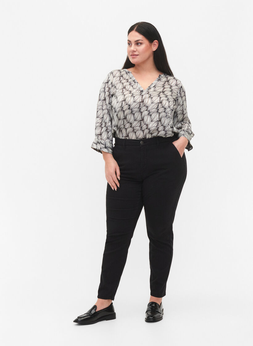 Bawelniane chinosy, Black, Model image number 0