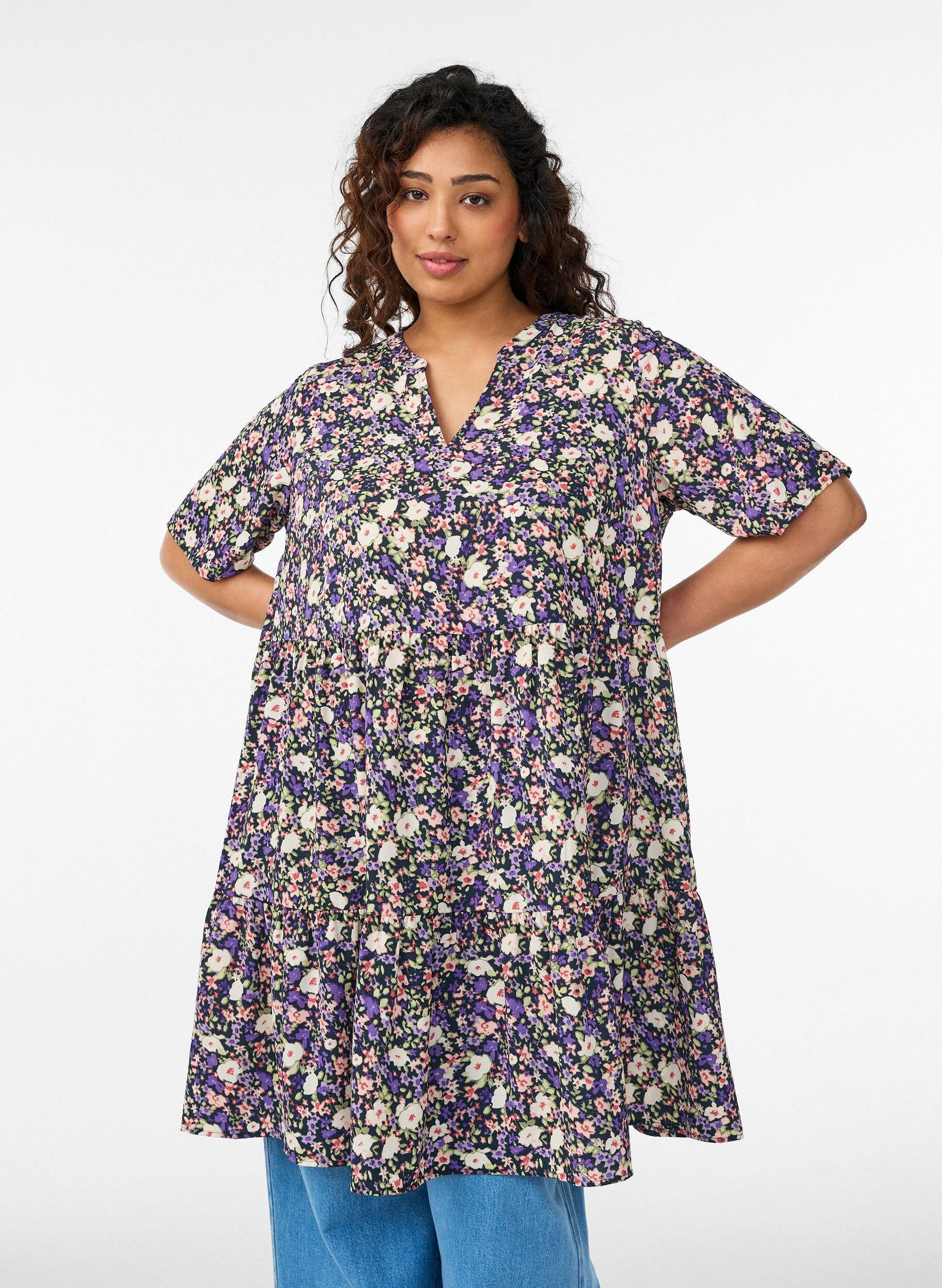 Zizzi Rozszerzana, odcinana sukienka z&nbsp;kr&oacute;tkim rekawem, Fioletowy, Model image number 0