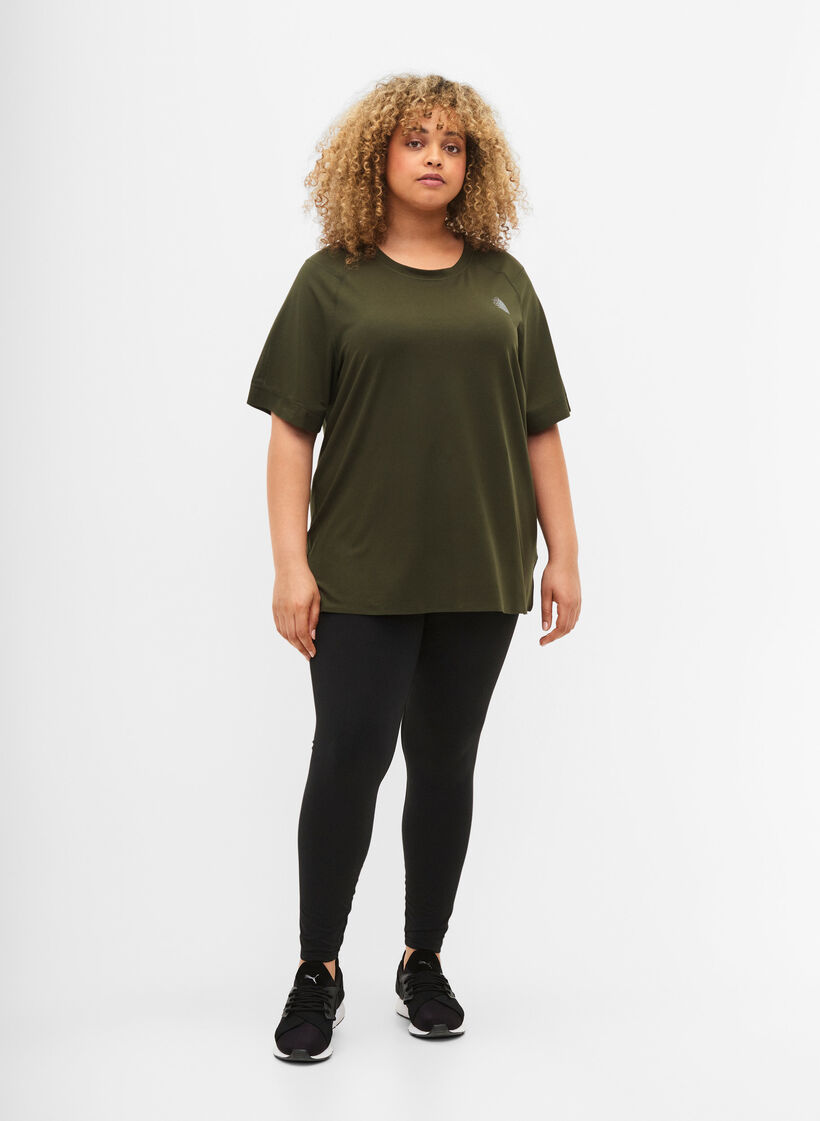 Koszulka treningowa z krótkim rekawem i okraglym dekoltem, Forest Night, Model image number 2