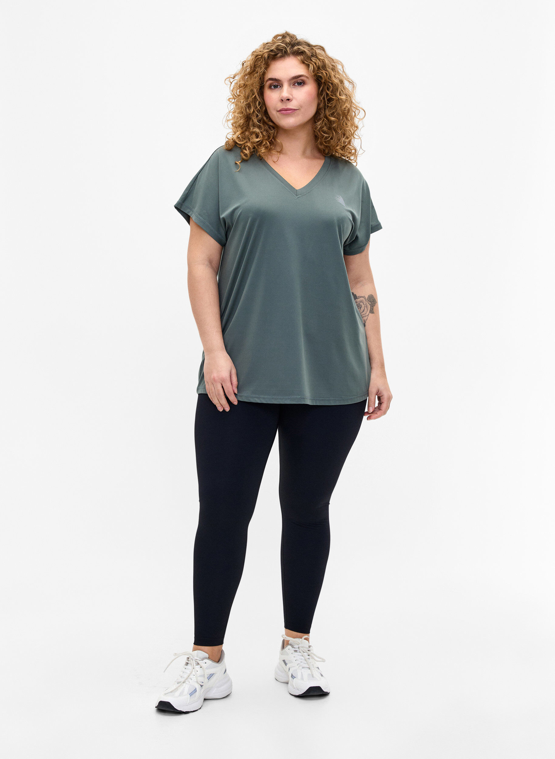 ZizziLuzna koszulka treningowa z dekoltem w szpic, Balsam Green, Model image number 2