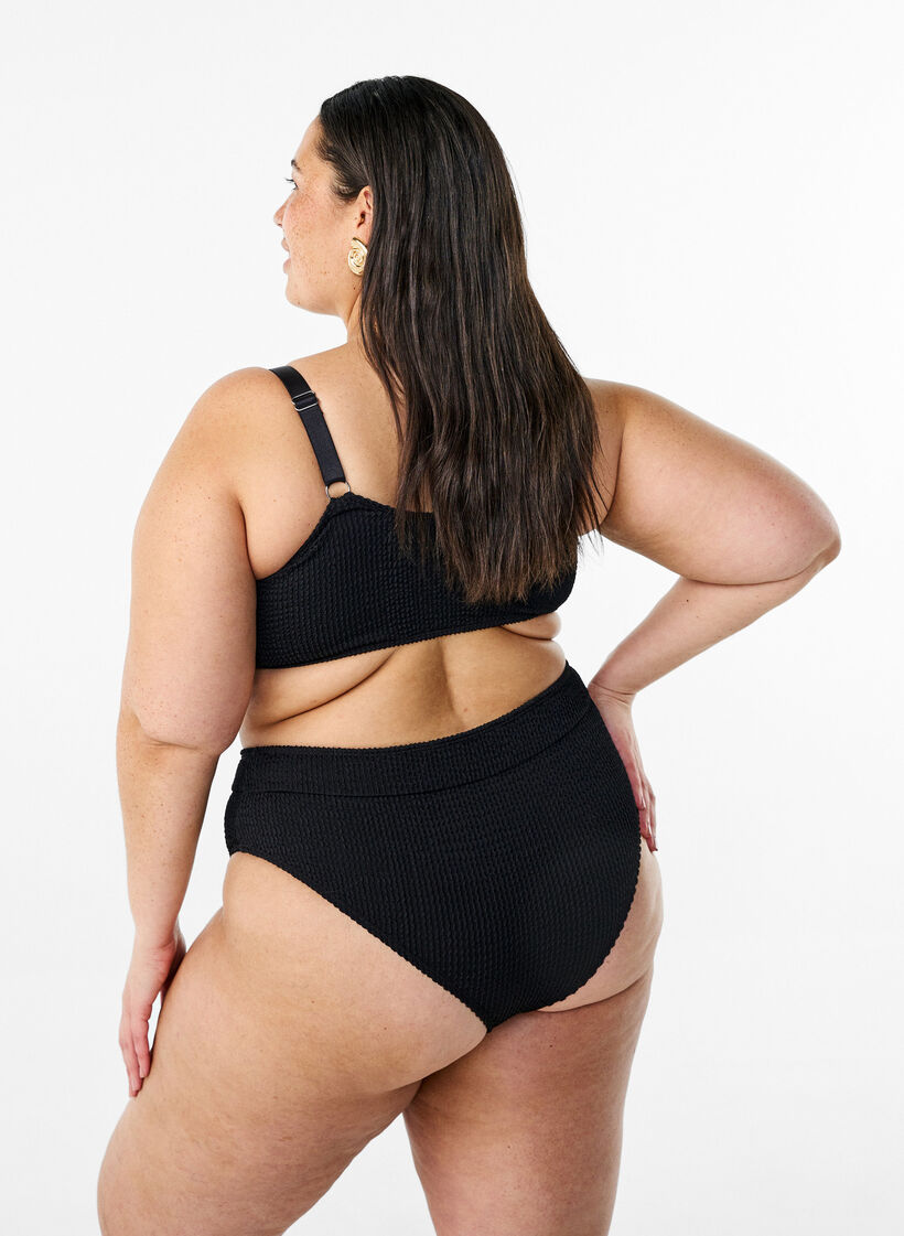 Brazylijskie figi damskie bikini z krepy, Czarne, Model image number 2