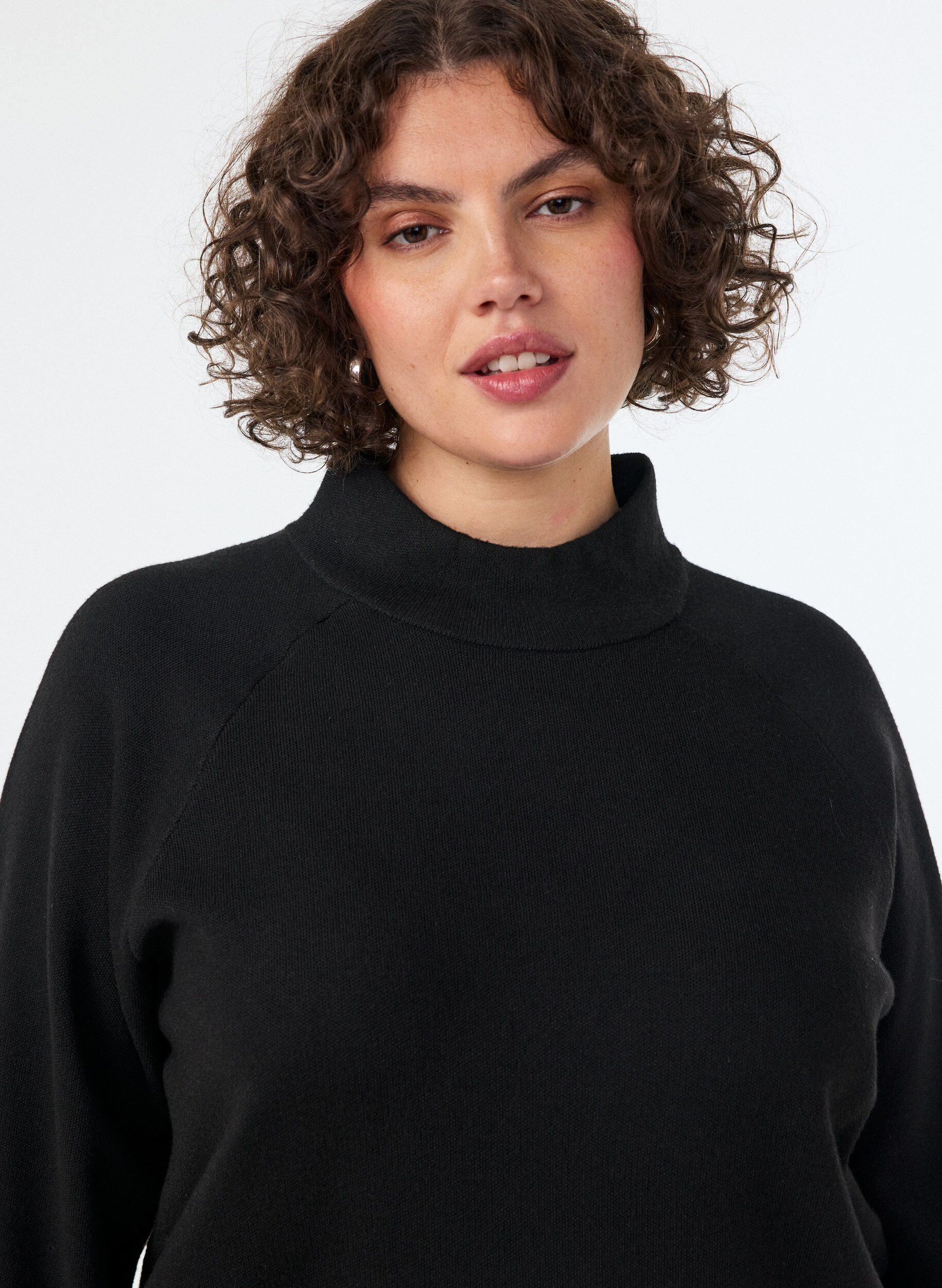 ZizziBluzka dzianinowa z mieszanki wiskozy z golfem, Czarne, Model image number 3