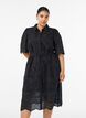 Sukienka-koszulka w stylu broderie anglaise z pasem do wiazania, Czarne, Model image number 0