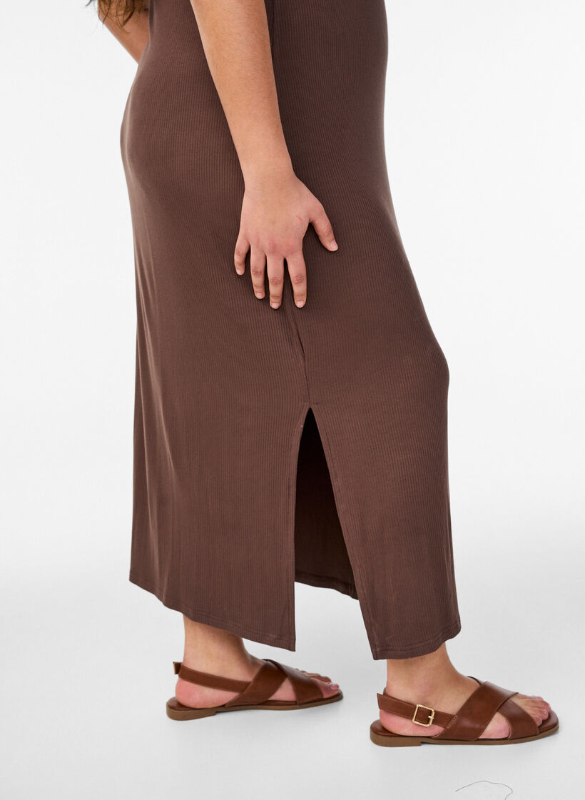 Prazkowana sukienka z wiskozy bez rekaw&oacute;w, Brązowy, Model image number 2