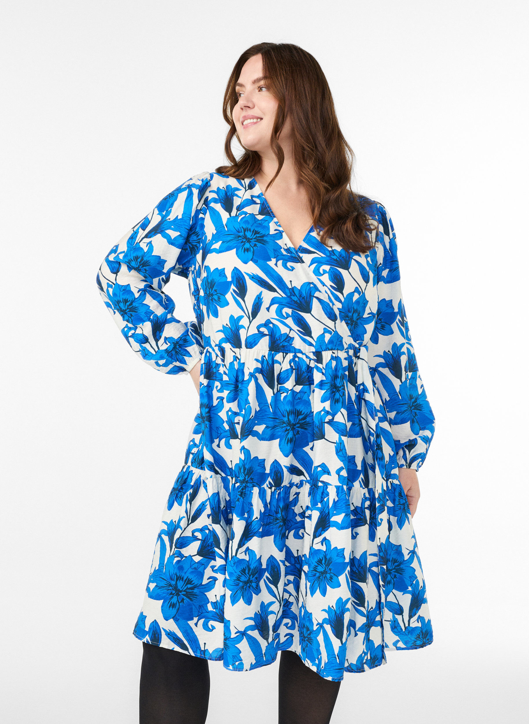 Zizzi Sukienka w kwiaty z paskiem do wiazania, Biały, Model image number 0