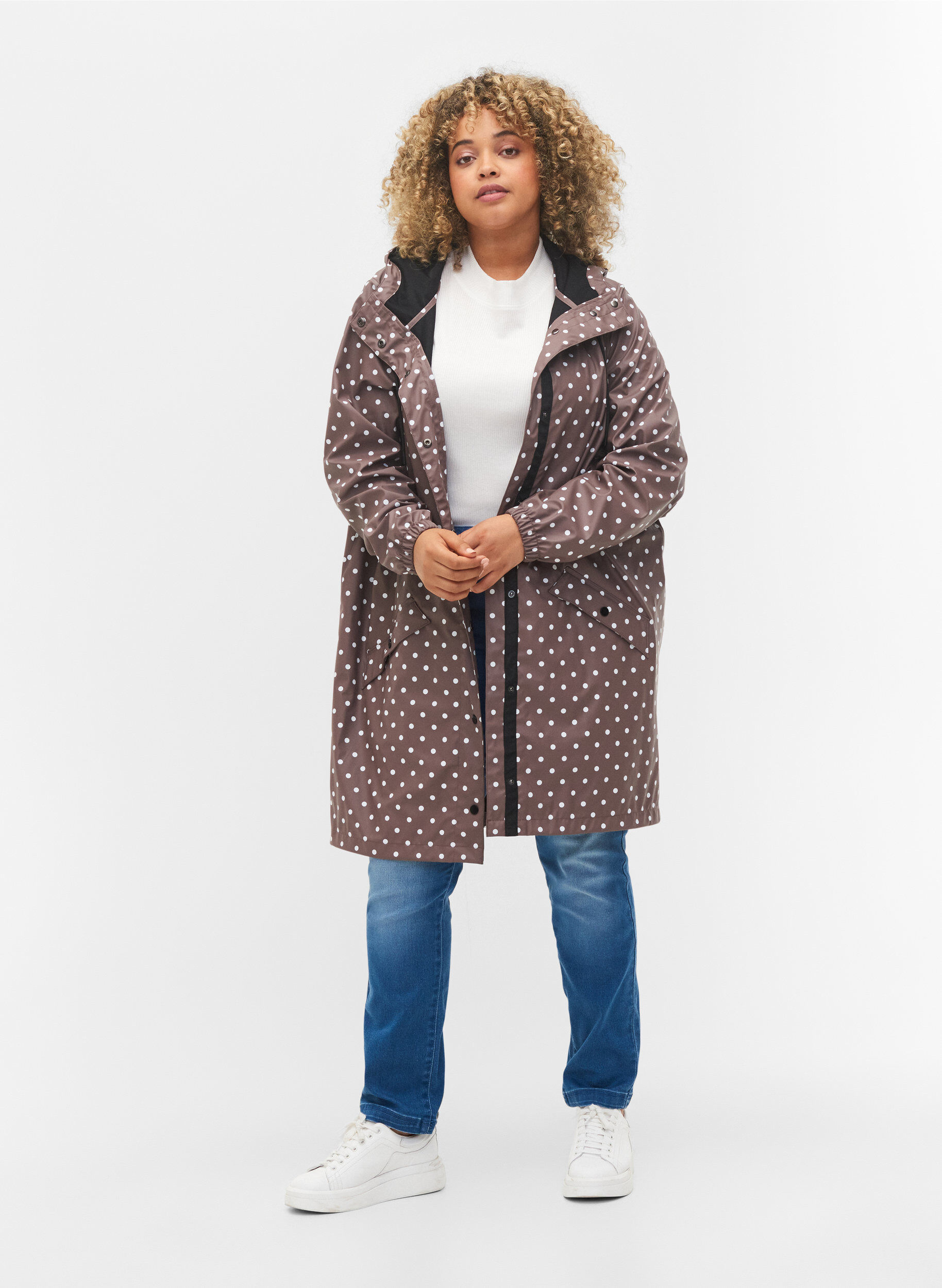 Zizzi Hooded polka dot rain jacket, Iron W/White dot, Model image number 2