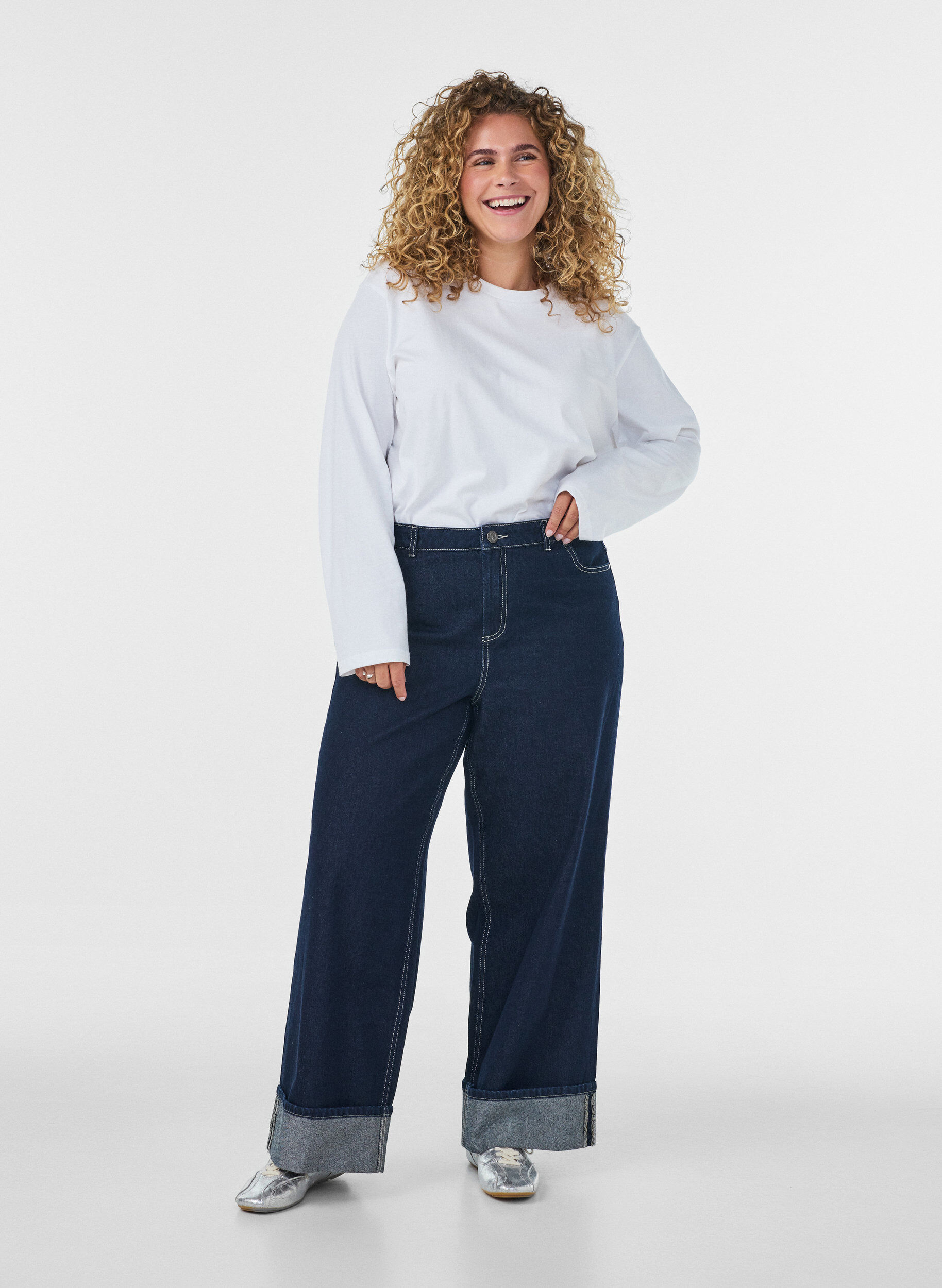 ZizziJeansy o szerokim kroju z szerokimi wykonczeniami i kontrastowymi szwami, Niebieskie, Model image number 0