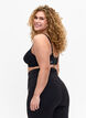 CORE, HIGH SUPPORT WIRE BRA – biustonosz sportowy z fiszbinami, Czarne, Model image number 2
