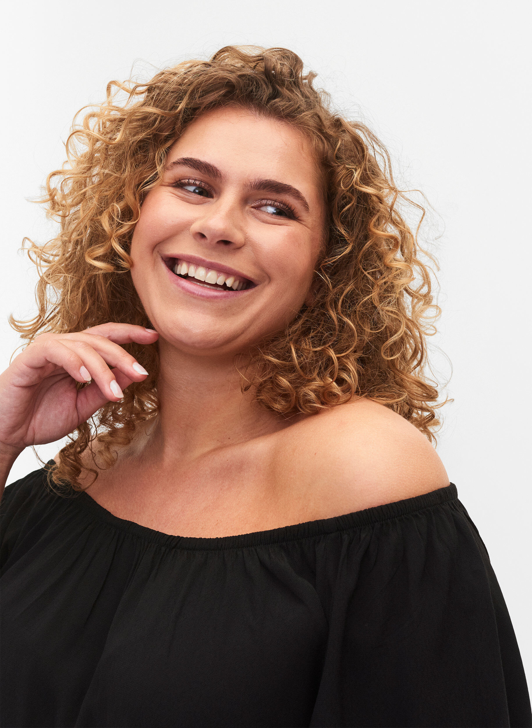 Zizzi Gladka wiskozowa bluzka z kr&oacute;tkim rekawem, Black, Model image number 2