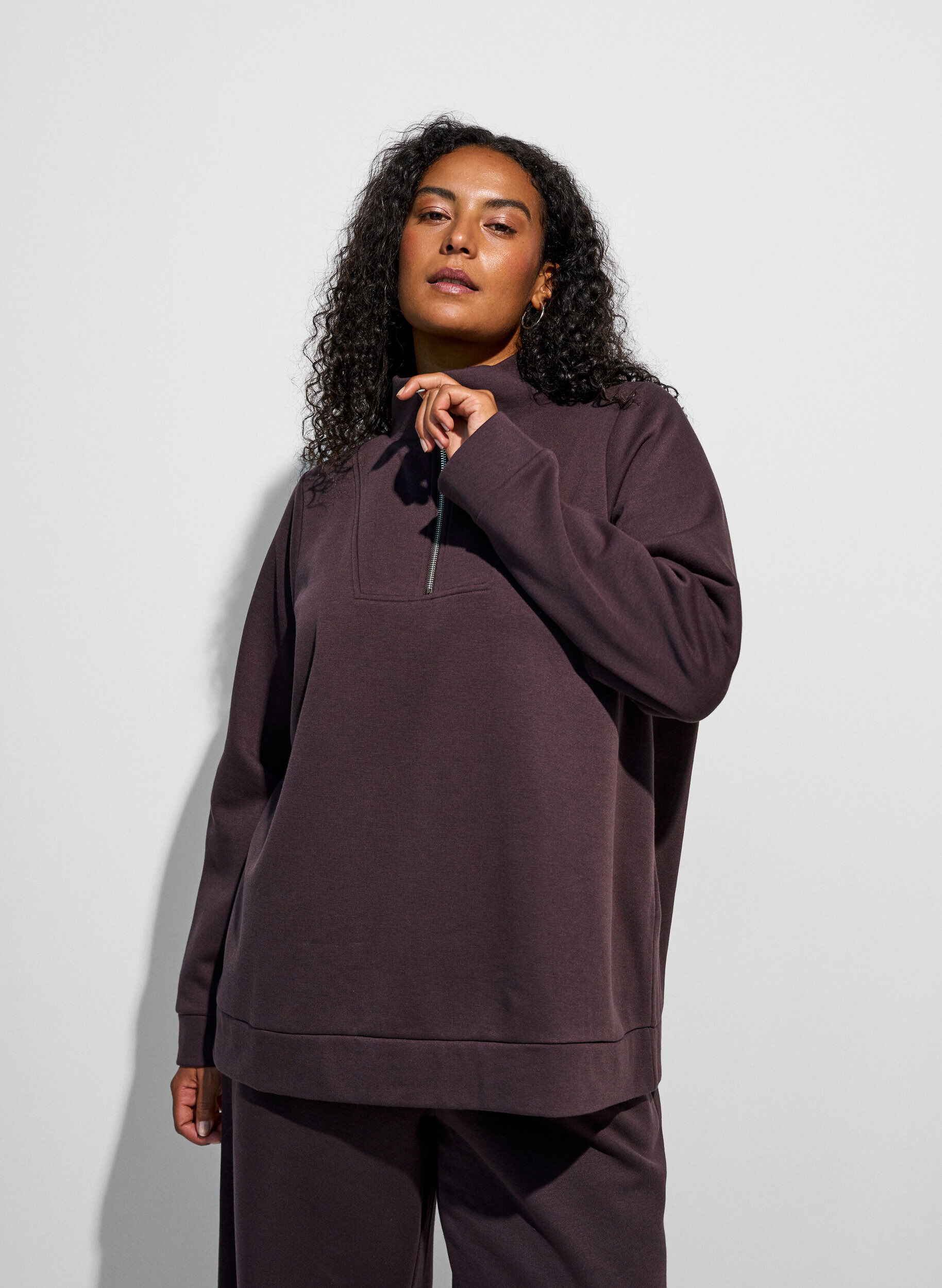 ZizziBluza z wysokim kolnierzem i zamkiem, Brązowy, Model image number 3