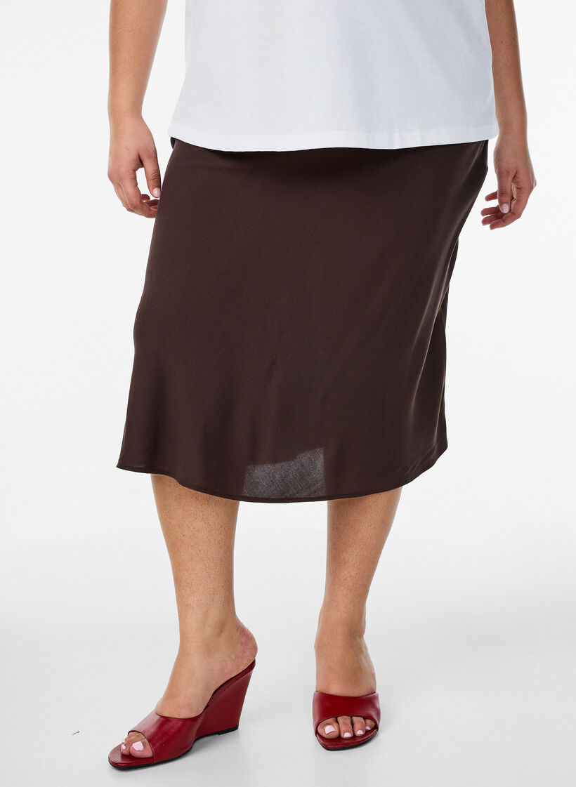 Sp&oacute;dnica z wiskozy z elastyczna talia, Brązowy, Model image number 2